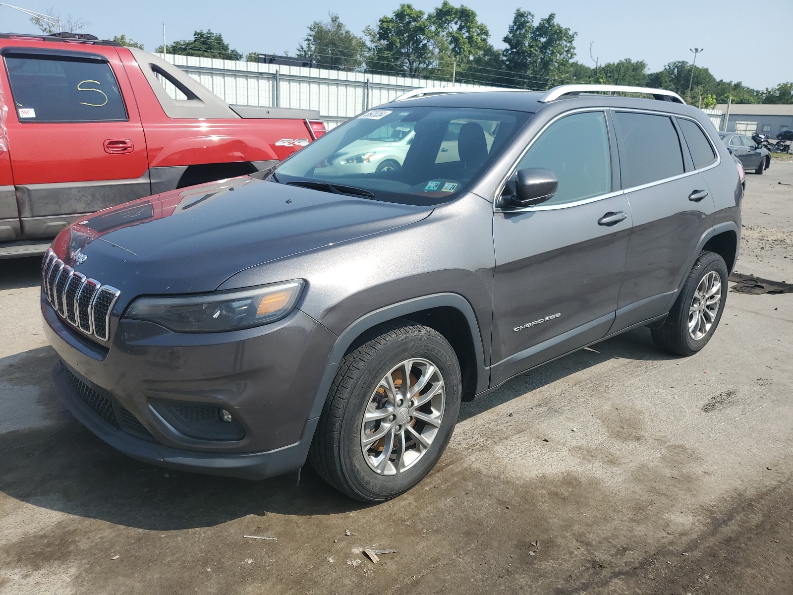 1C4PJMLB3KD336219 2019 Jeep Cherokee Latitude Plus