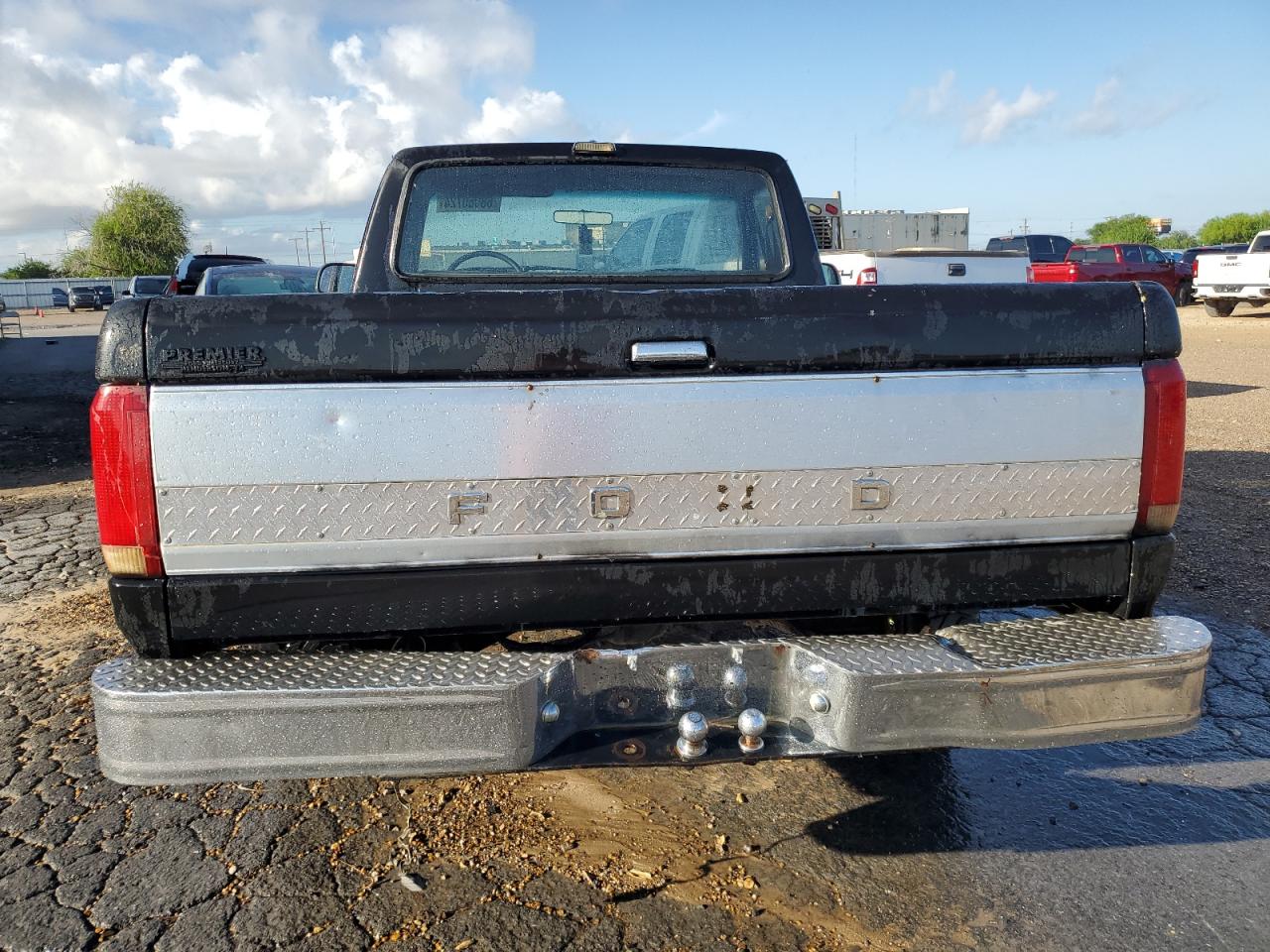 1992 Ford F150 VIN: 2FTDF15Y4NCA72839 Lot: 68060724