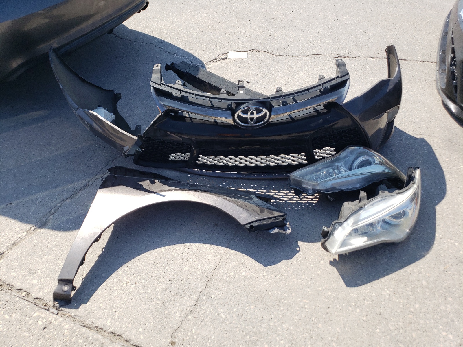 4T1BF1FK2FU097124 2015 Toyota Camry Le