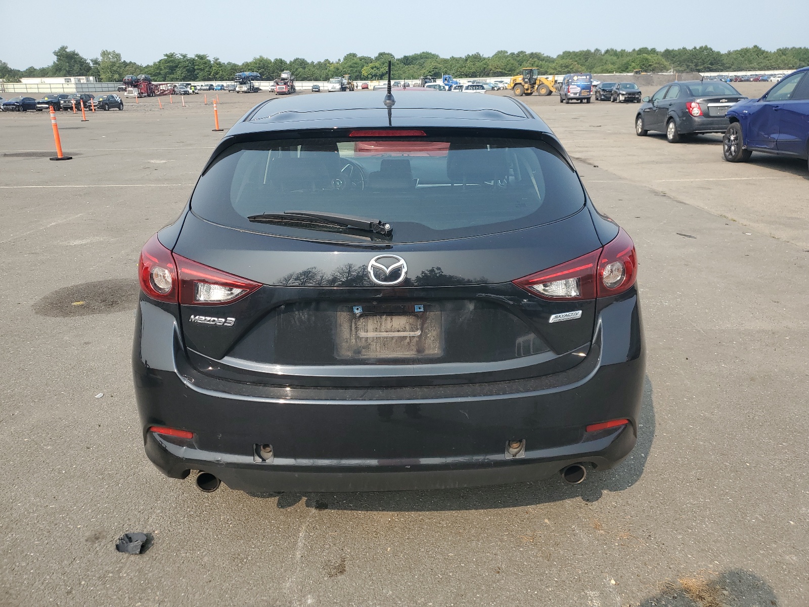 3MZBN1L37JM209768 2018 Mazda 3 Touring