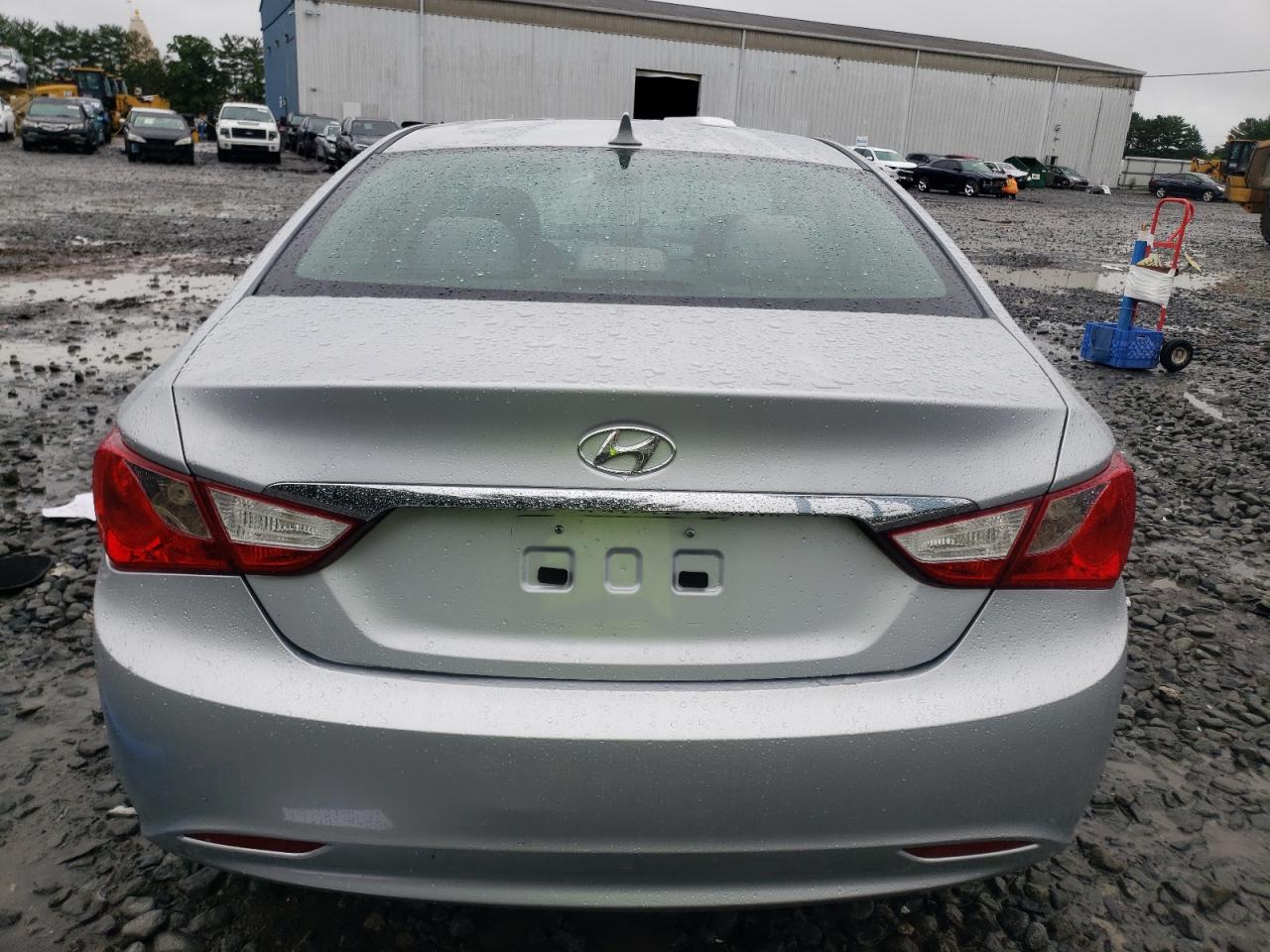 5NPEB4AC0BH268570 2011 Hyundai Sonata Gls