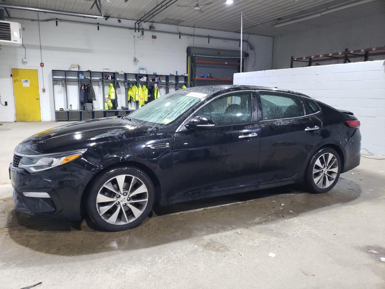 5XXGT4L39KG280585 2019 KIA OPTIMA - Image 1