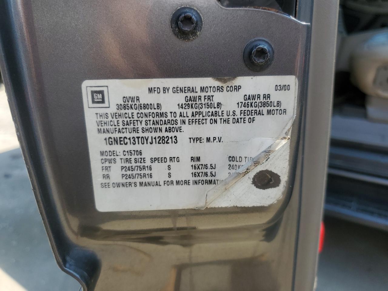 2000 Chevrolet Tahoe C1500 VIN: 1GNEC13T0YJ128213 Lot: 69333454