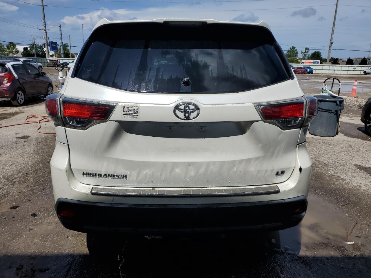 2015 Toyota Highlander Le VIN: 5TDZKRFH4FS096353 Lot: 68274434