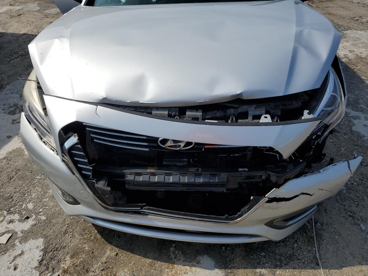 2016 Hyundai Sonata - Image 11