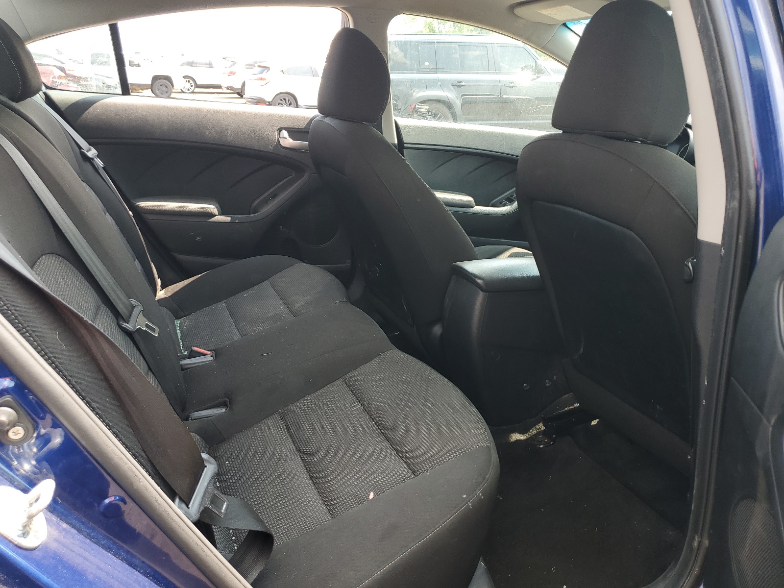 3KPFK4A70HE143931 2017 Kia Forte Lx