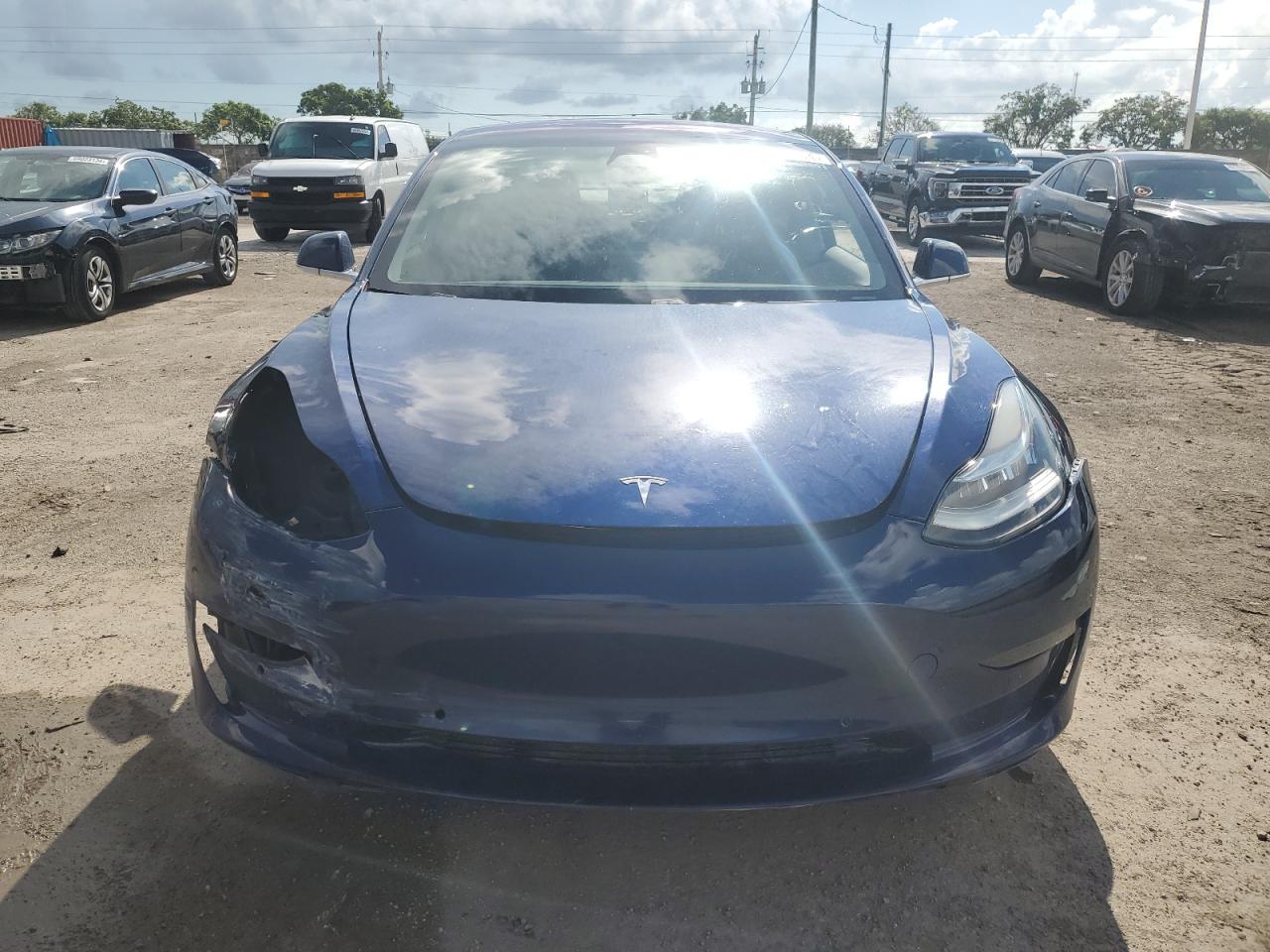 2018 Tesla Model 3 VIN: 5YJ3E1EB5JF054217 Lot: 68795704