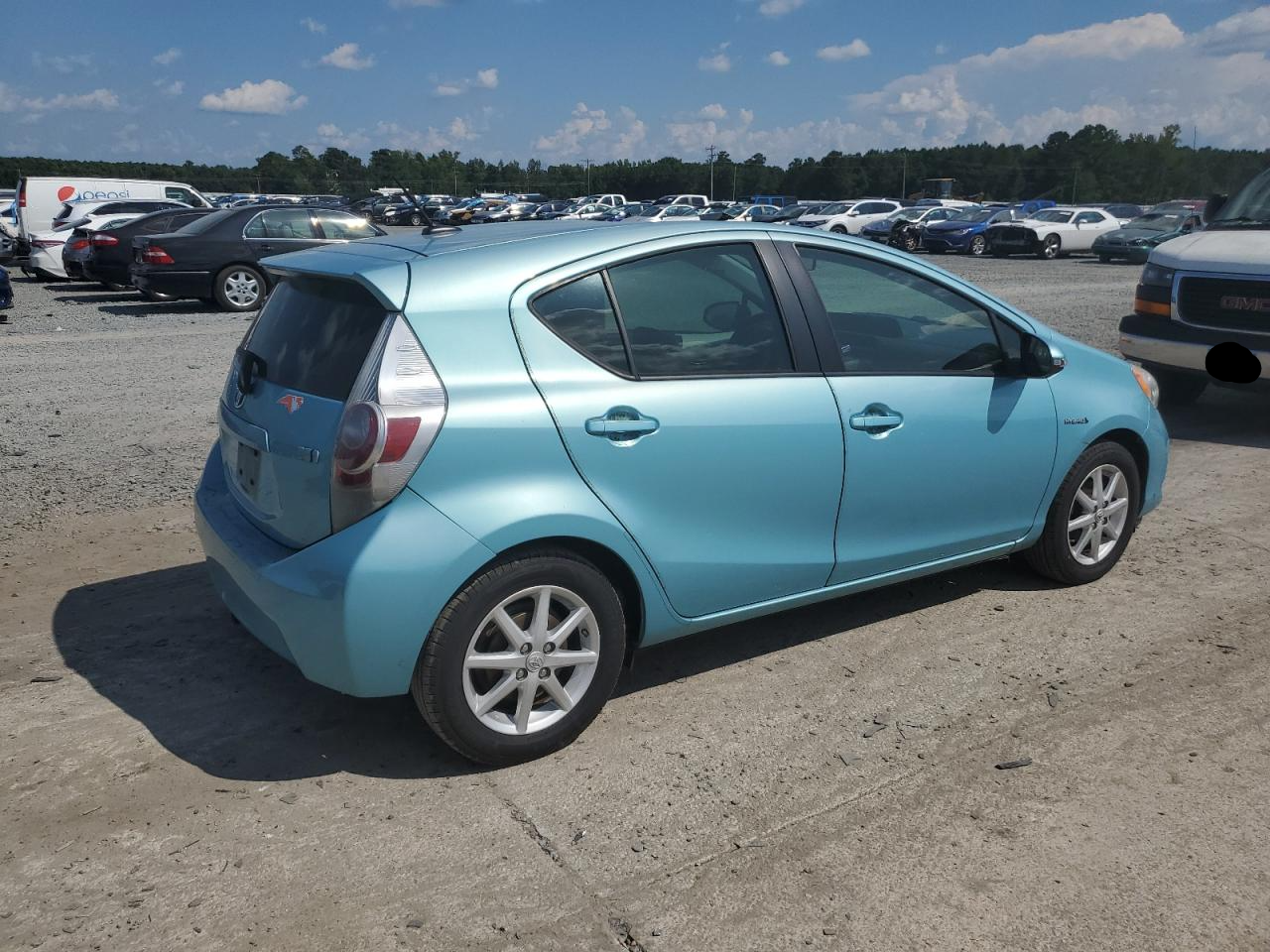 2013 Toyota Prius C vin: JTDKDTB3XD1058588