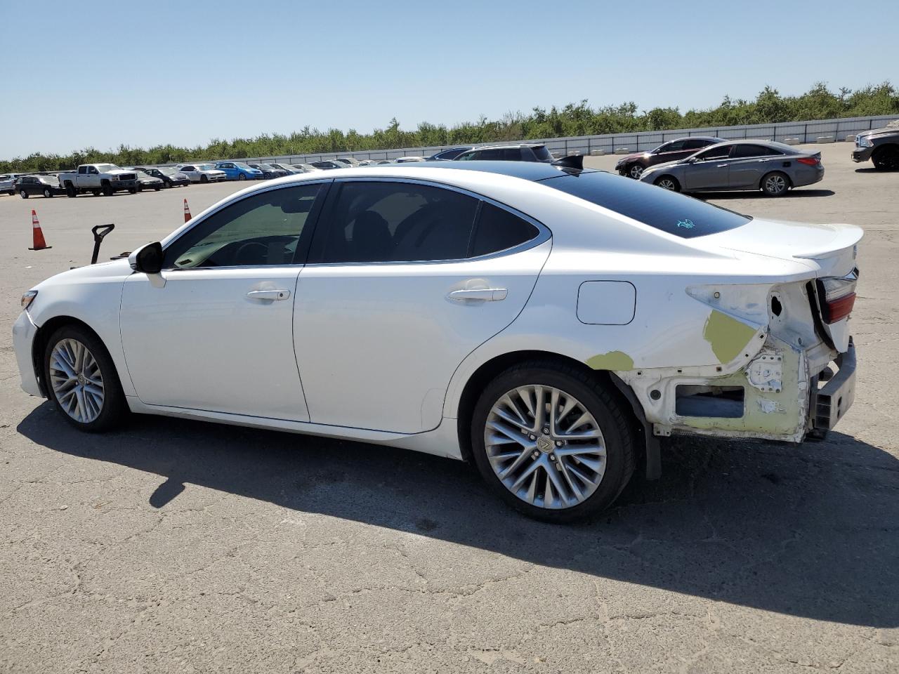 JTHBK1GG9G2238423 2016 LEXUS ES - Image 2