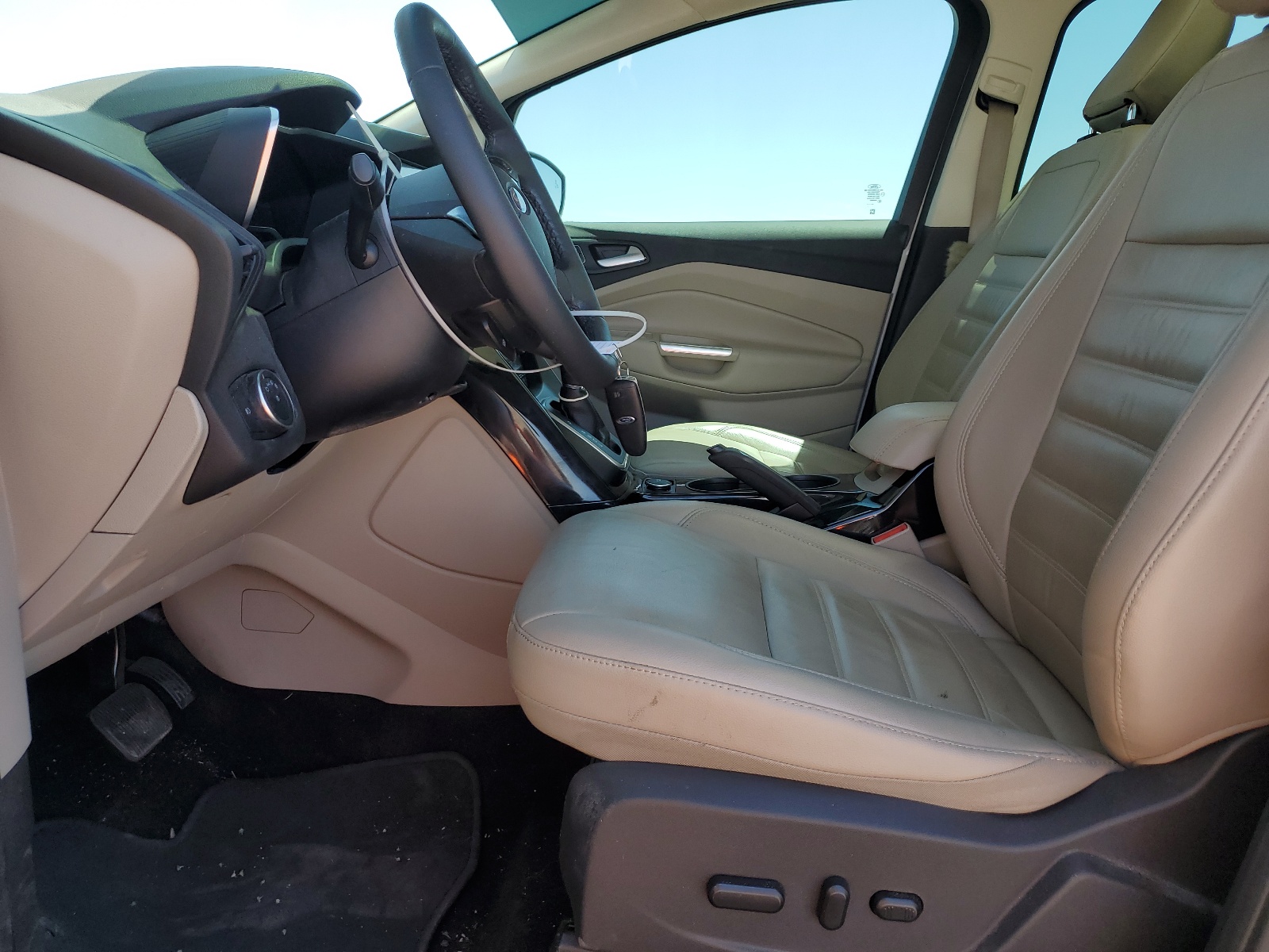 1FADP5DU1JL100993 2018 Ford C-Max Titanium