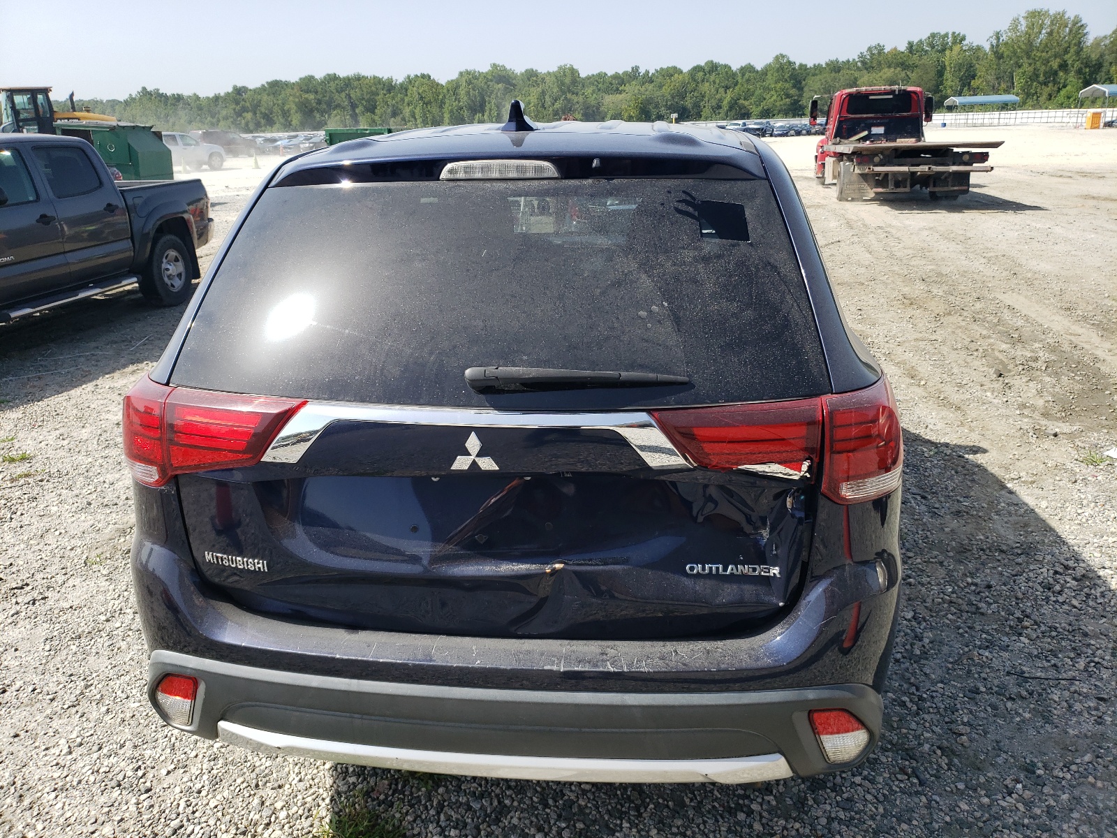 2018 Mitsubishi Outlander Es vin: JA4AD2A38JZ006570