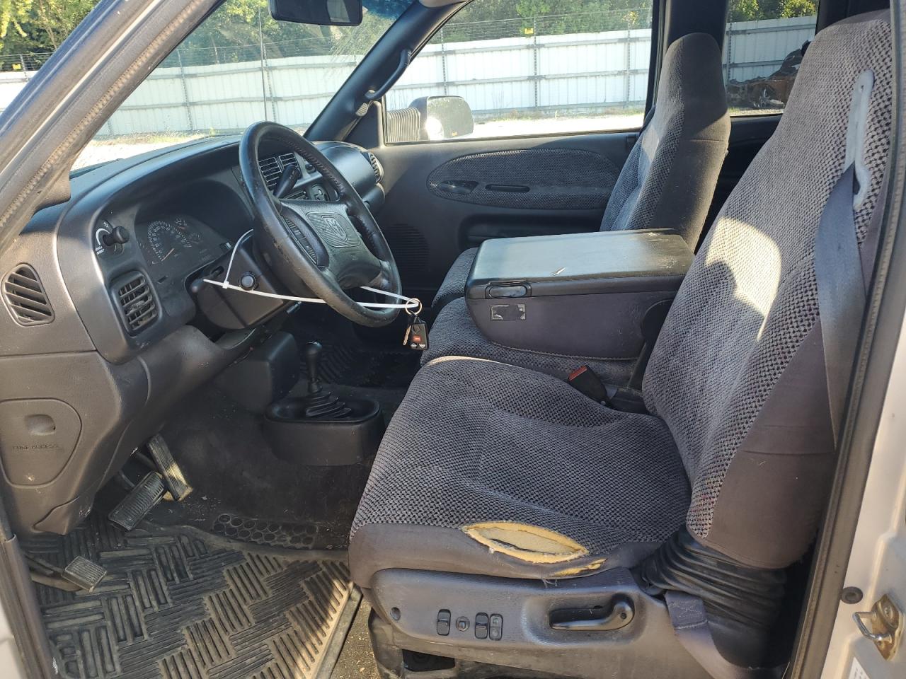 1998 Dodge Ram 2500 VIN: 1B7KF2360WJ176987 Lot: 67557324