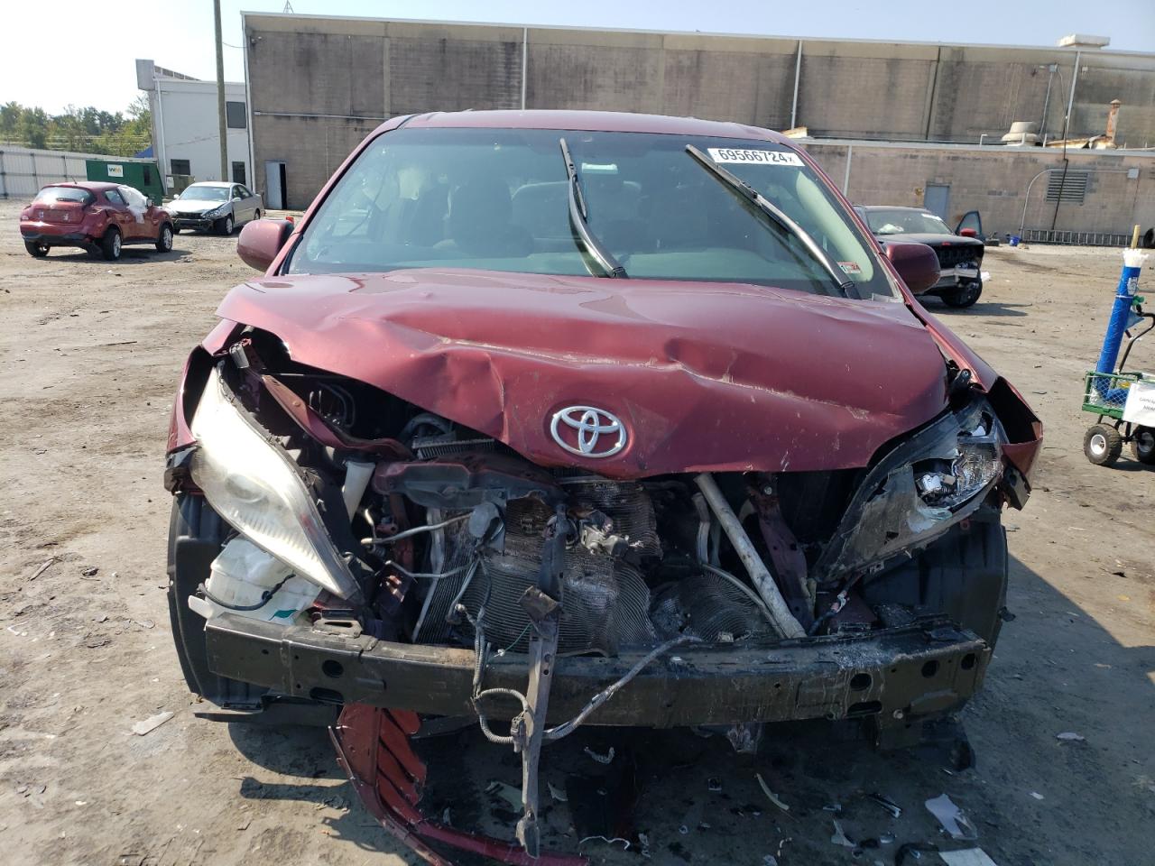 2015 Toyota Sienna - Image 5
