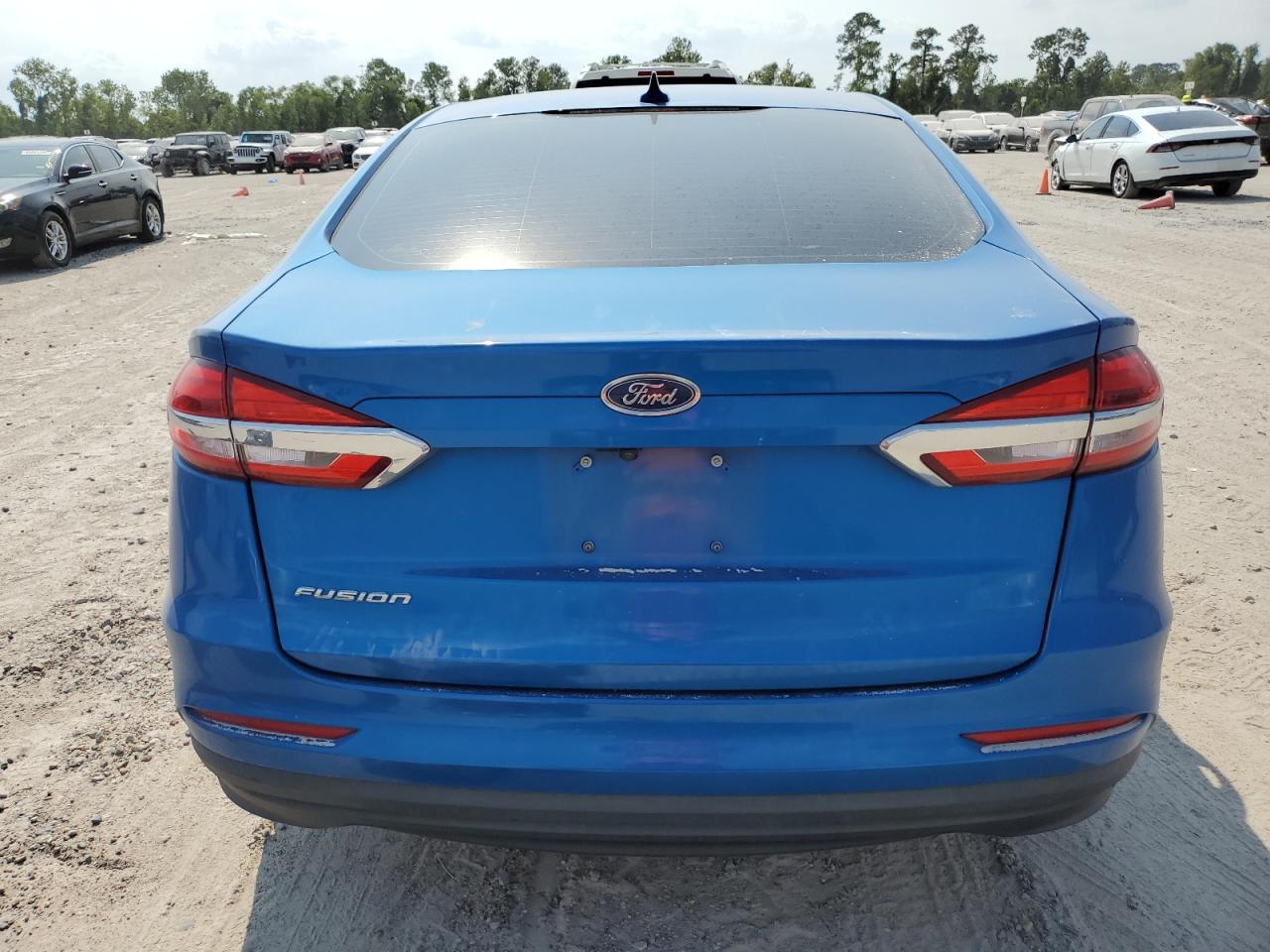 2020 Ford Fusion S VIN: 3FA6P0G79LR147632 Lot: 68811014