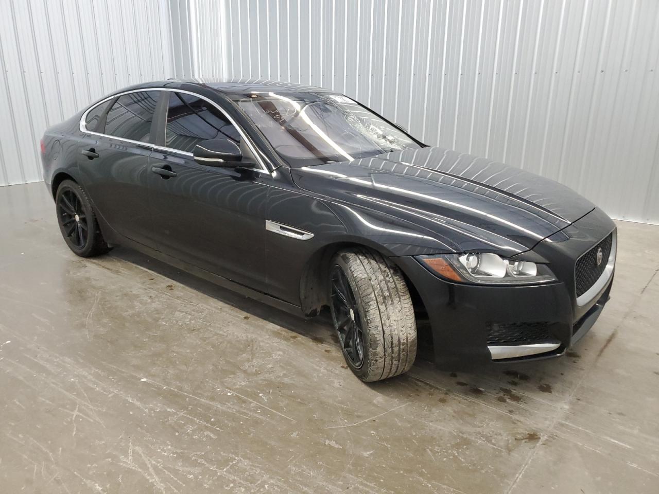 SAJBR4BV0HCY33260 2017 Jaguar Xf