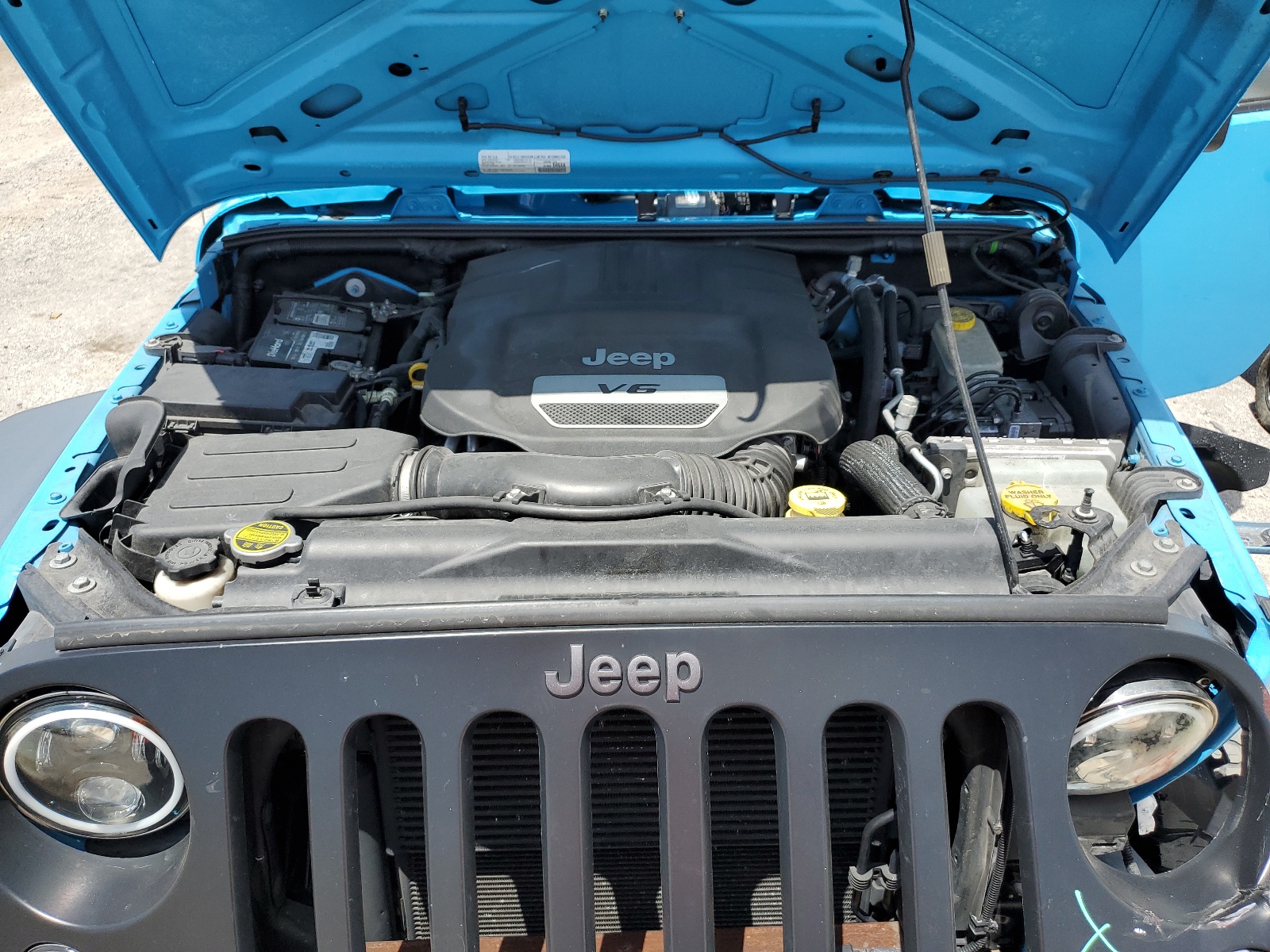 1C4BJWDG3HL598174 2017 Jeep Wrangler Unlimited Sport