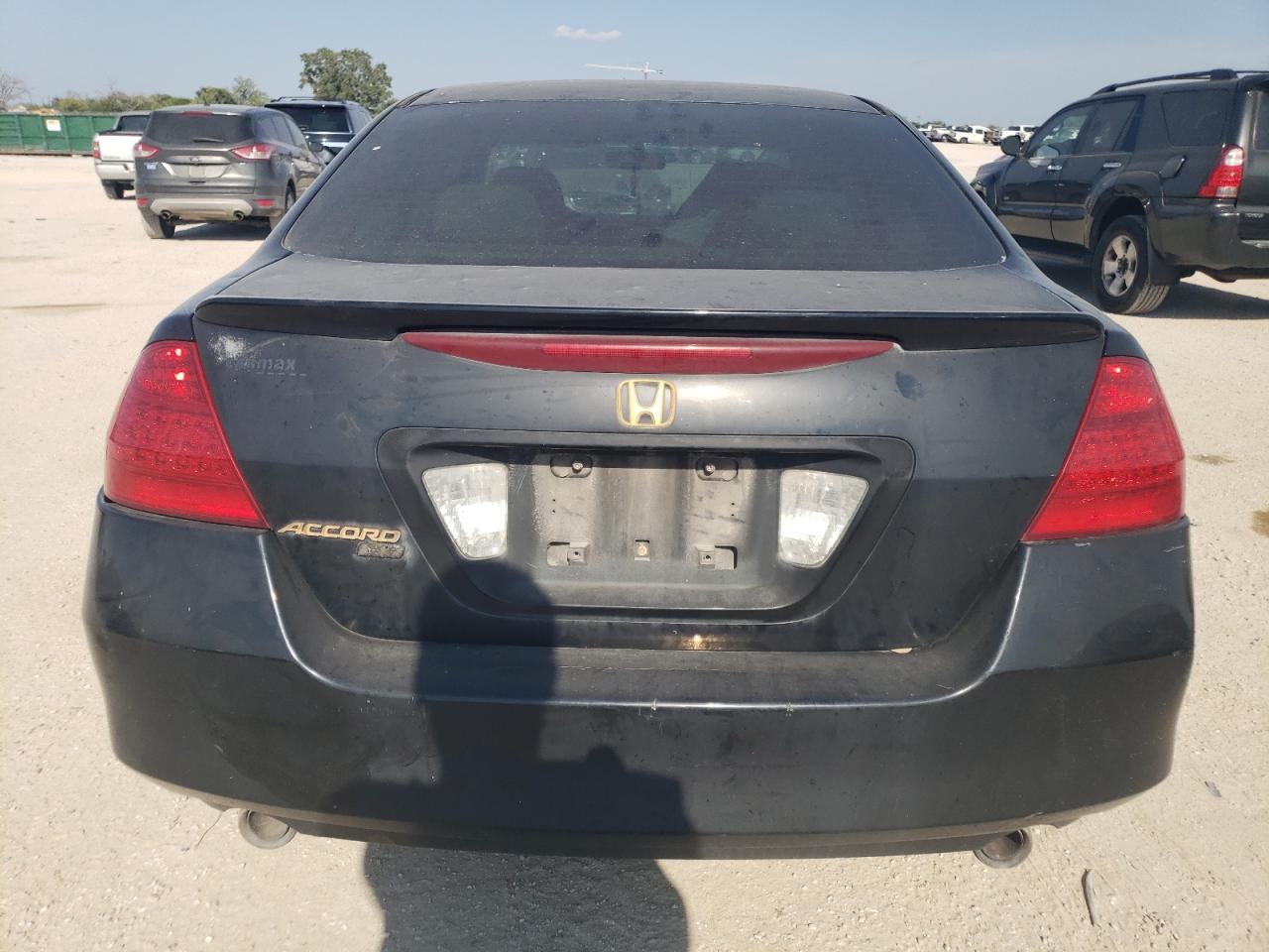 1HGCM66417A030385 2007 Honda Accord Se