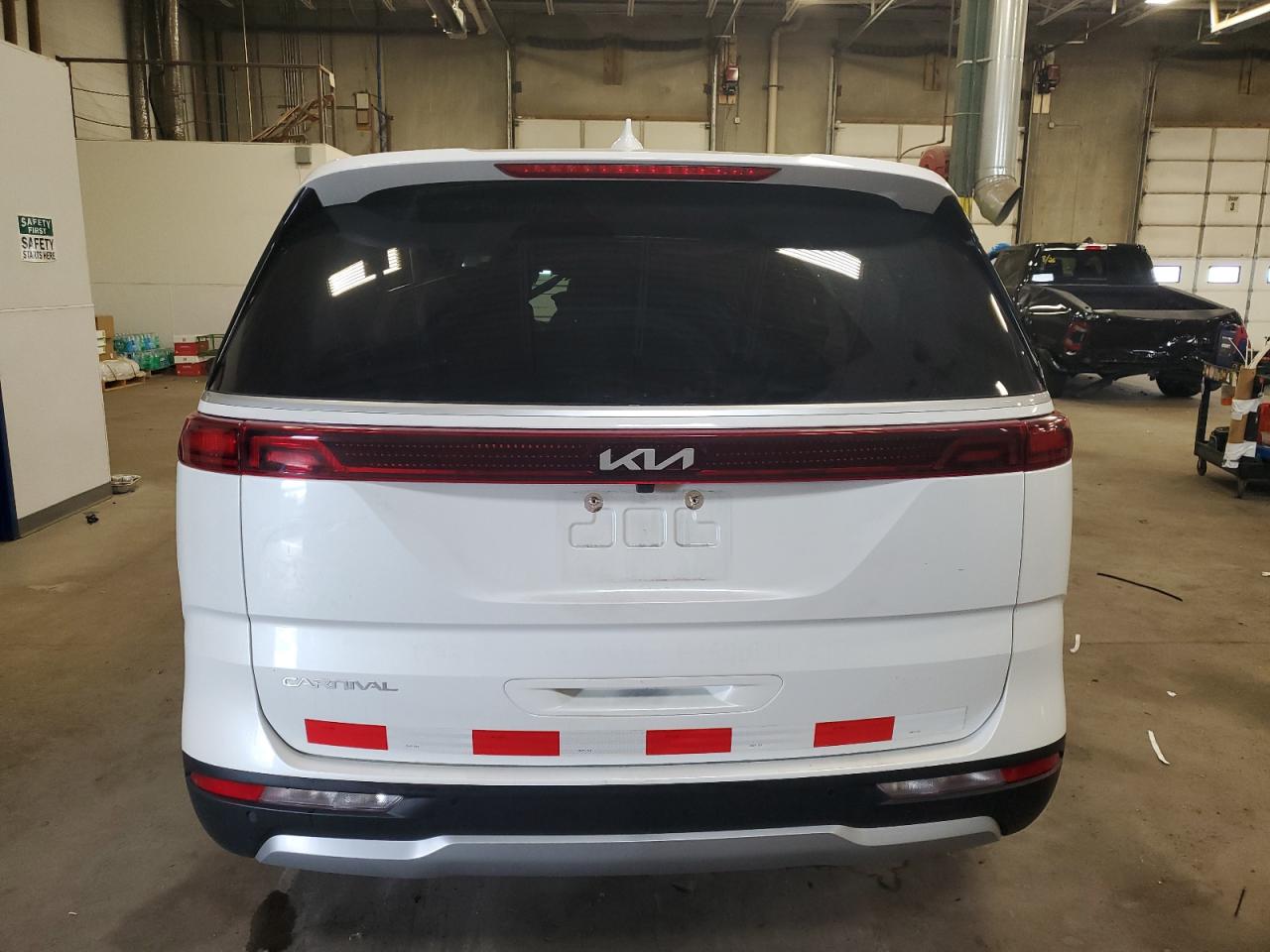 2024 Kia Carnival Lx VIN: KNDNB4H33R6354692 Lot: 69394664