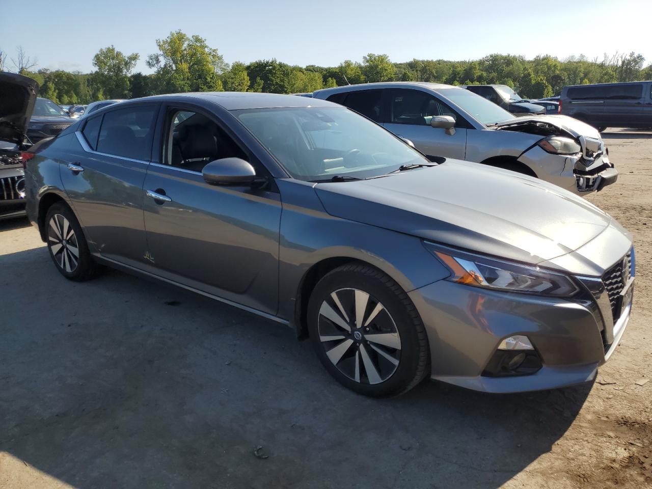 2021 Nissan Altima - Image 4