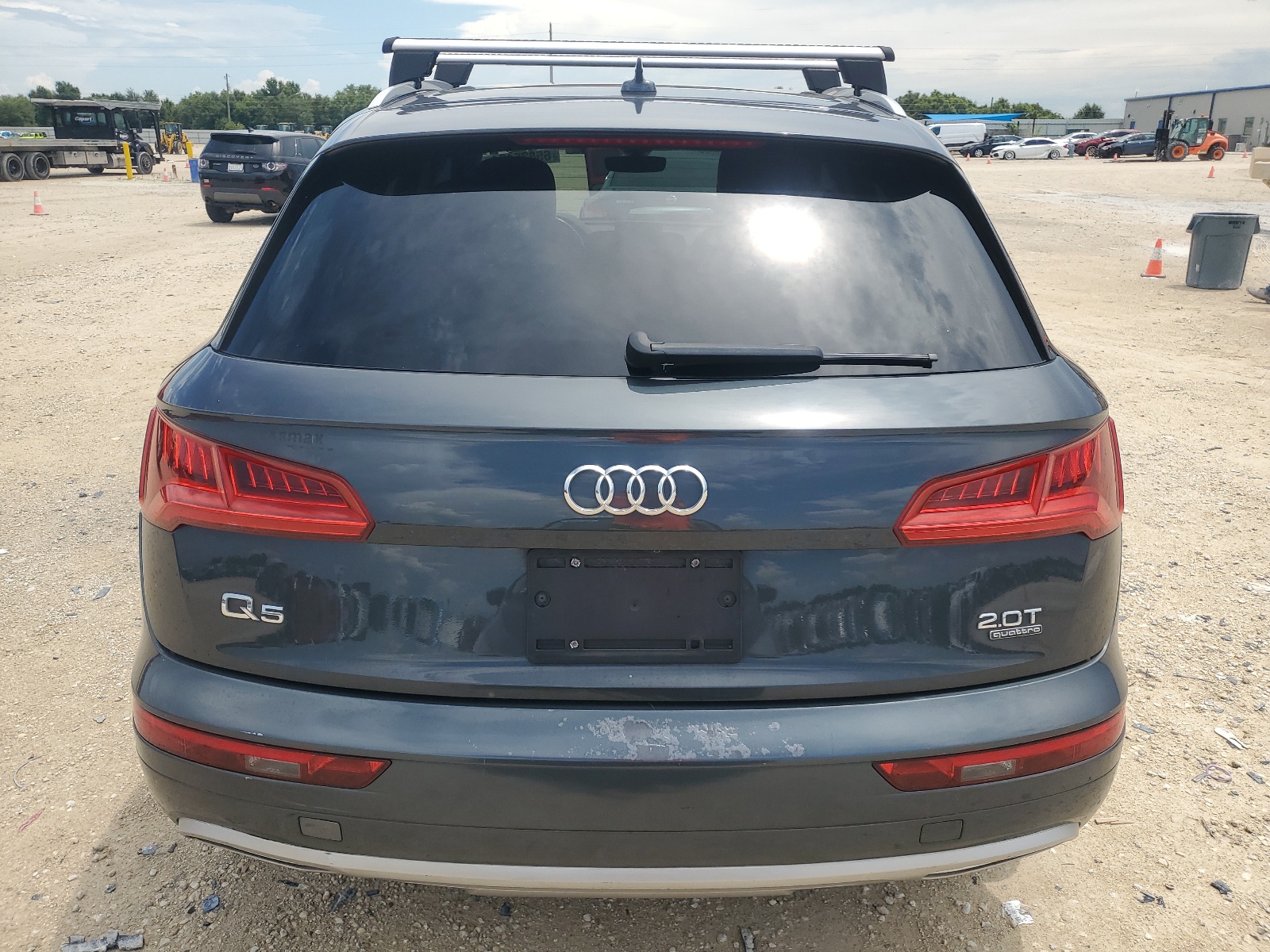 WA1ANAFY9J2032633 2018 Audi Q5 Premium