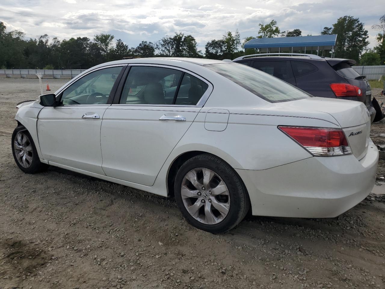 2009 Honda Accord - Image 2