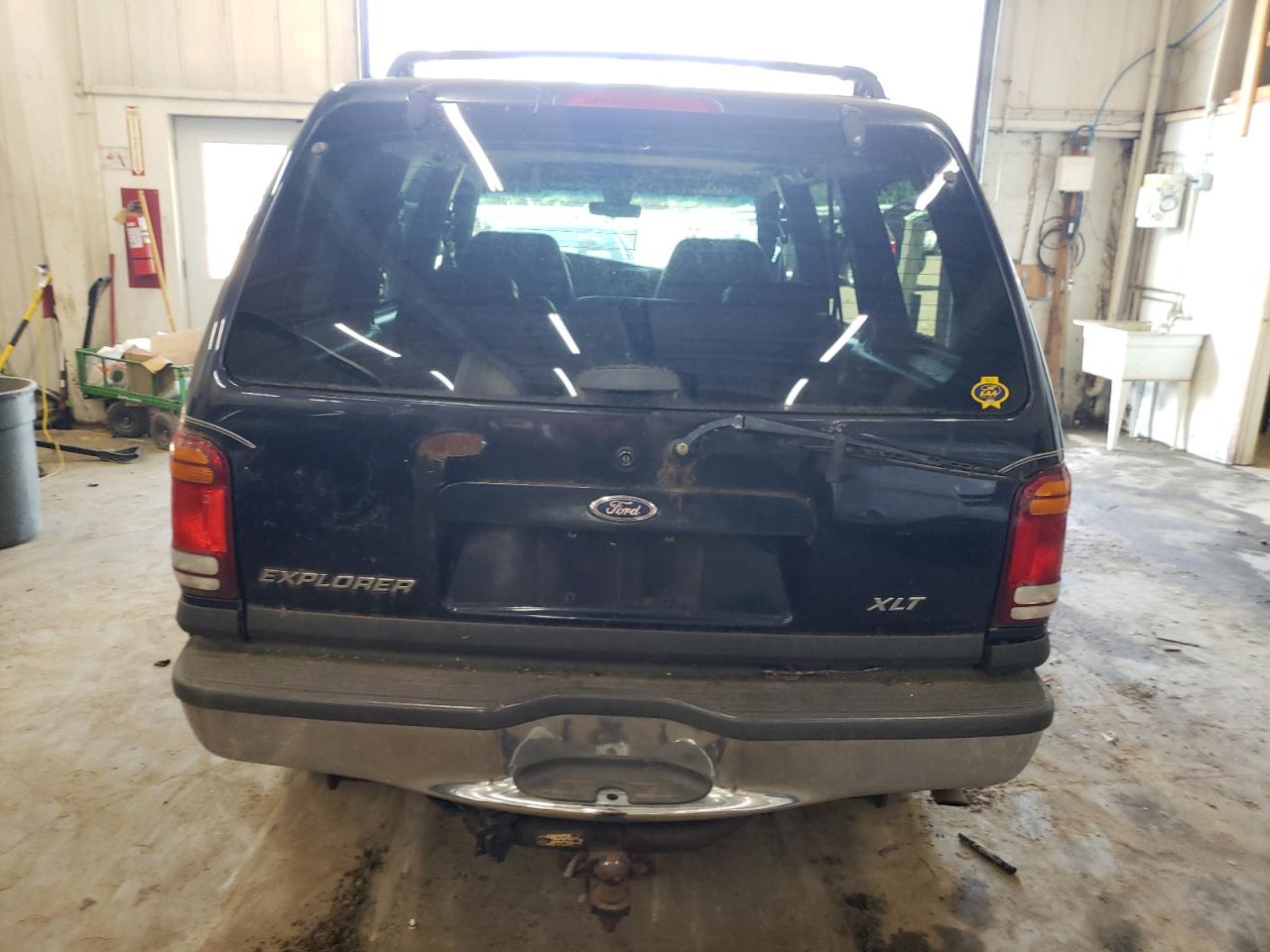 1FMZU35P4XUB99832 1999 Ford Explorer