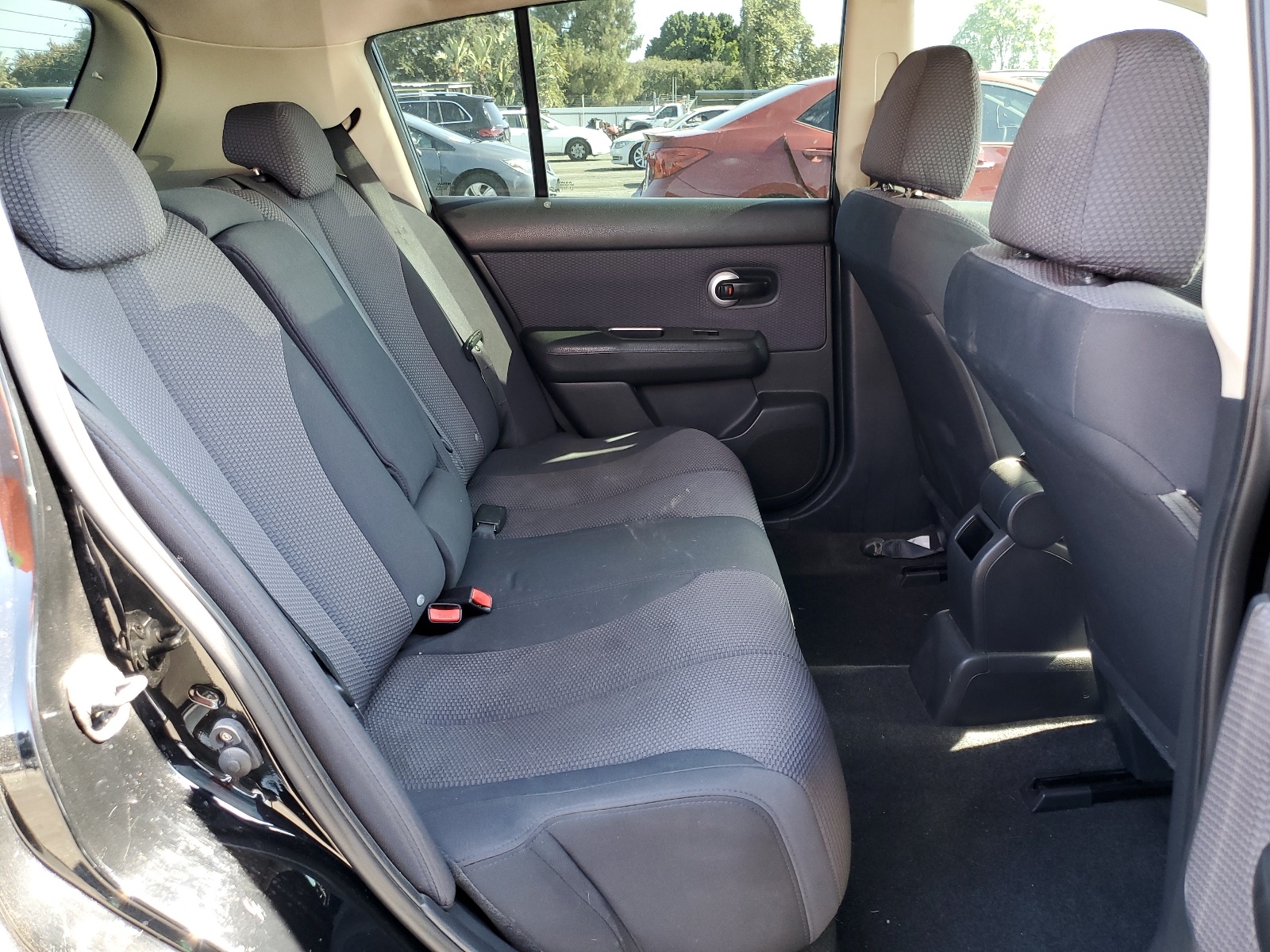 3N1BC13E38L443094 2008 Nissan Versa S