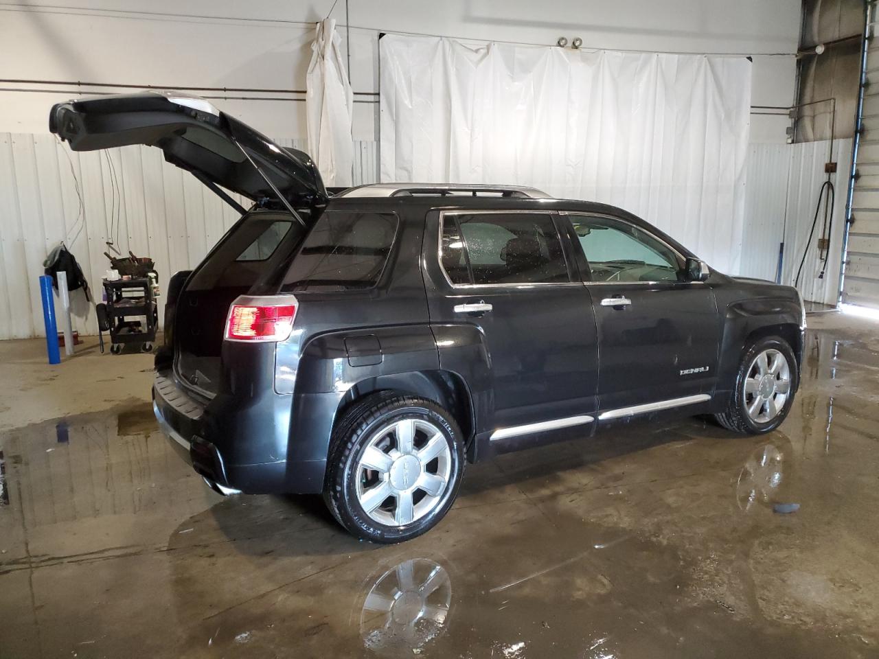 2014 GMC Terrain - Image 3