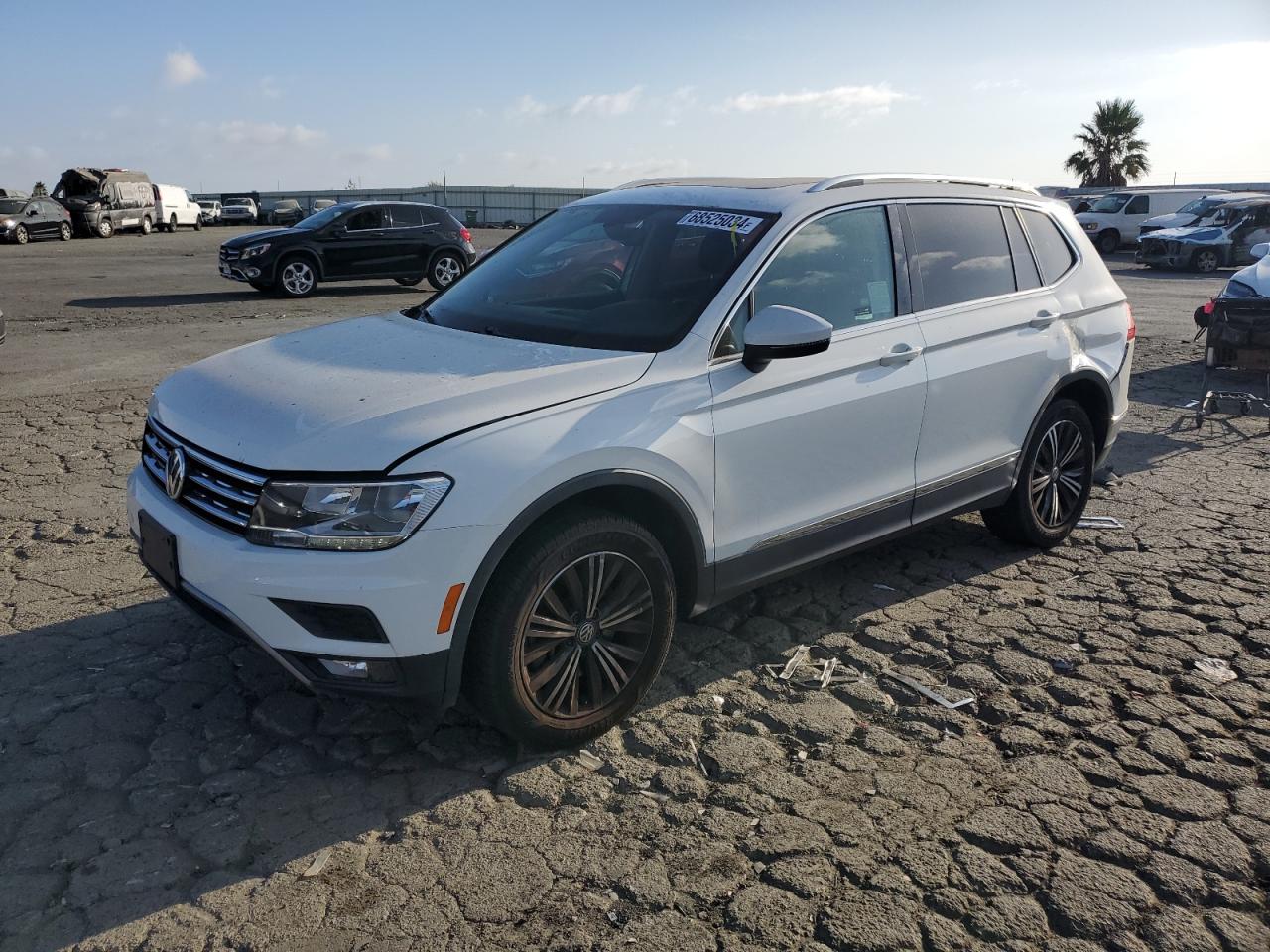 3VV2B7AX2JM147668 2018 VOLKSWAGEN TIGUAN - Image 1