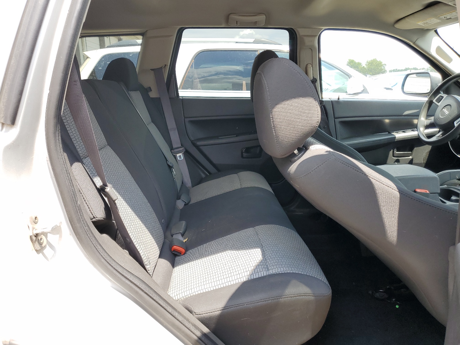 1J8HR48N58C215554 2008 Jeep Grand Cherokee Laredo