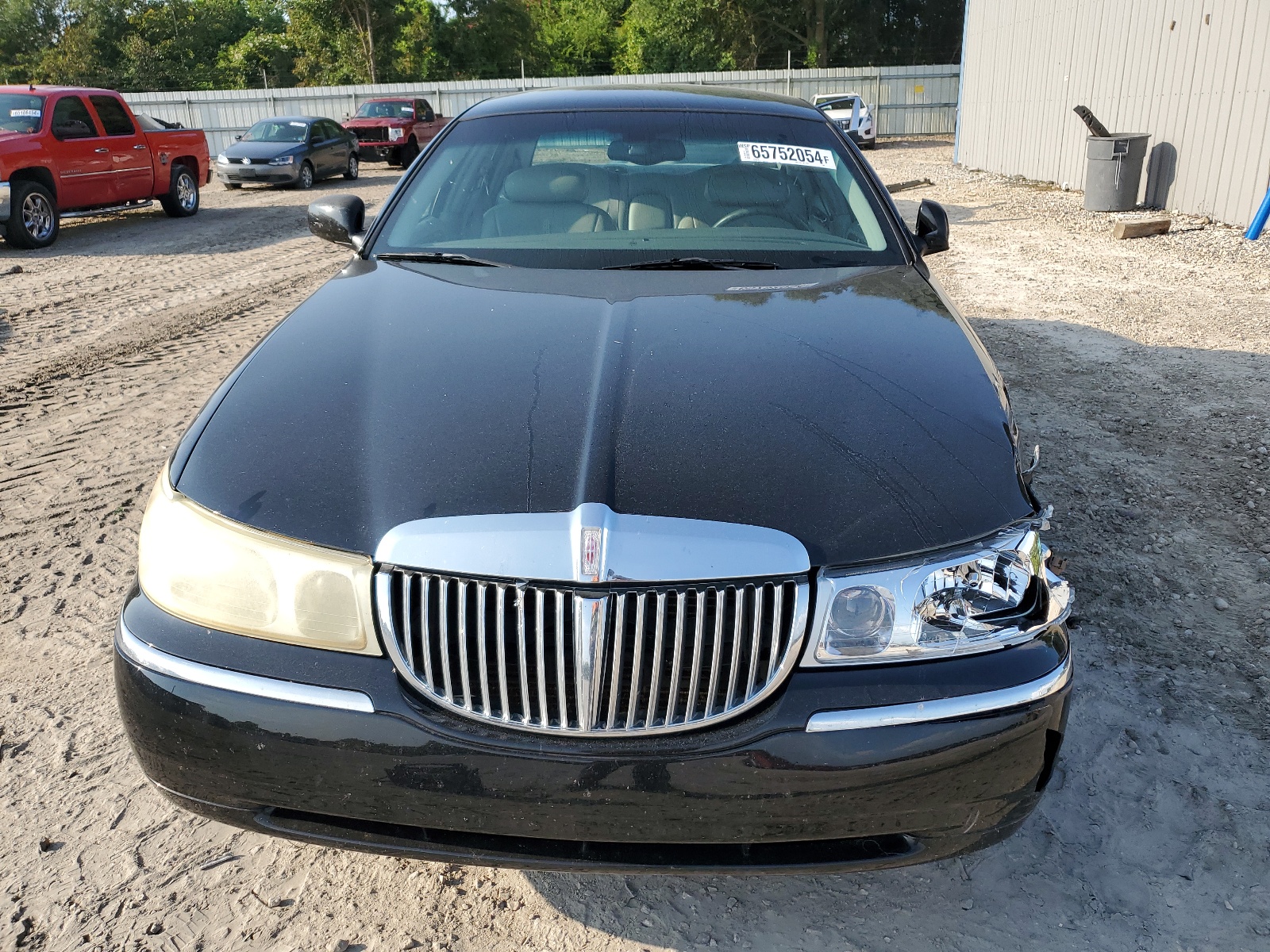 1LNHM81W52Y649334 2002 Lincoln Town Car Executive