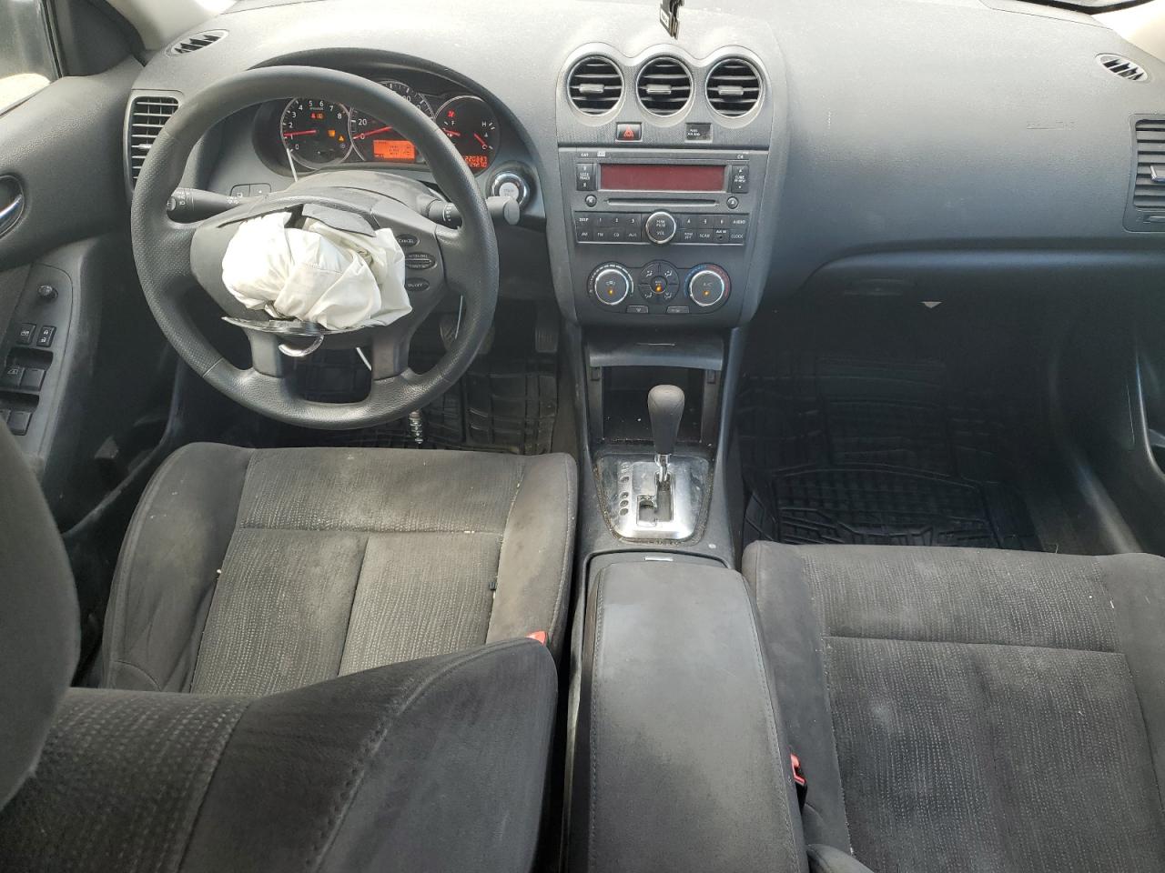 2010 Nissan Altima - Image 8
