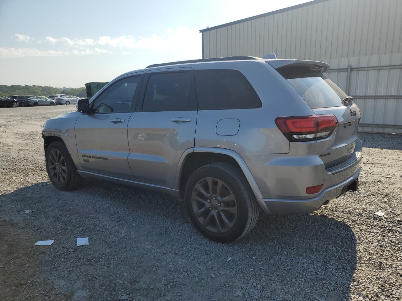 1C4RJFBG6HC695466 2017 JEEP GRAND CHEROKEE - Image 2