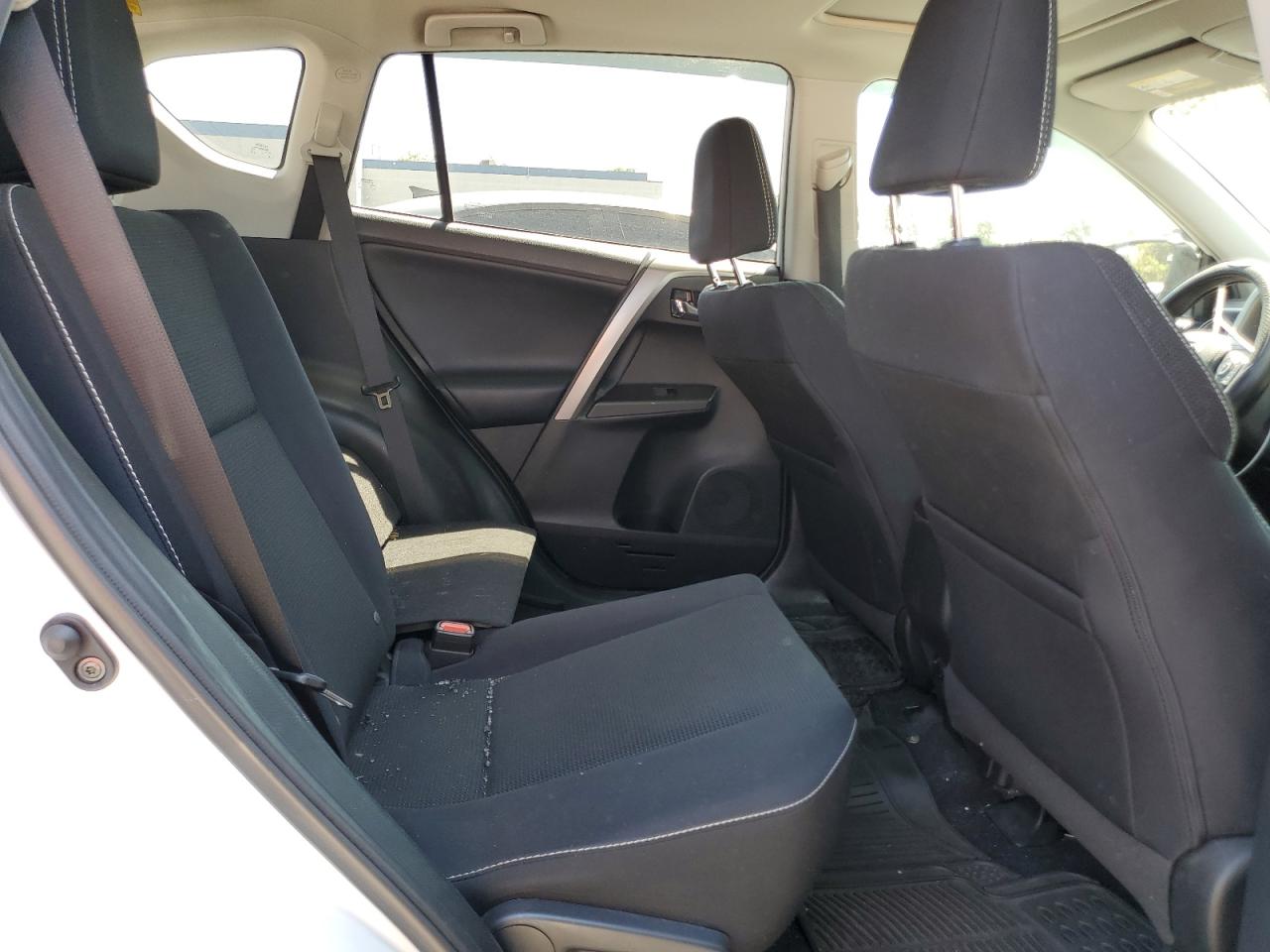 2T3WFREV6HW397531 2017 Toyota Rav4 Xle