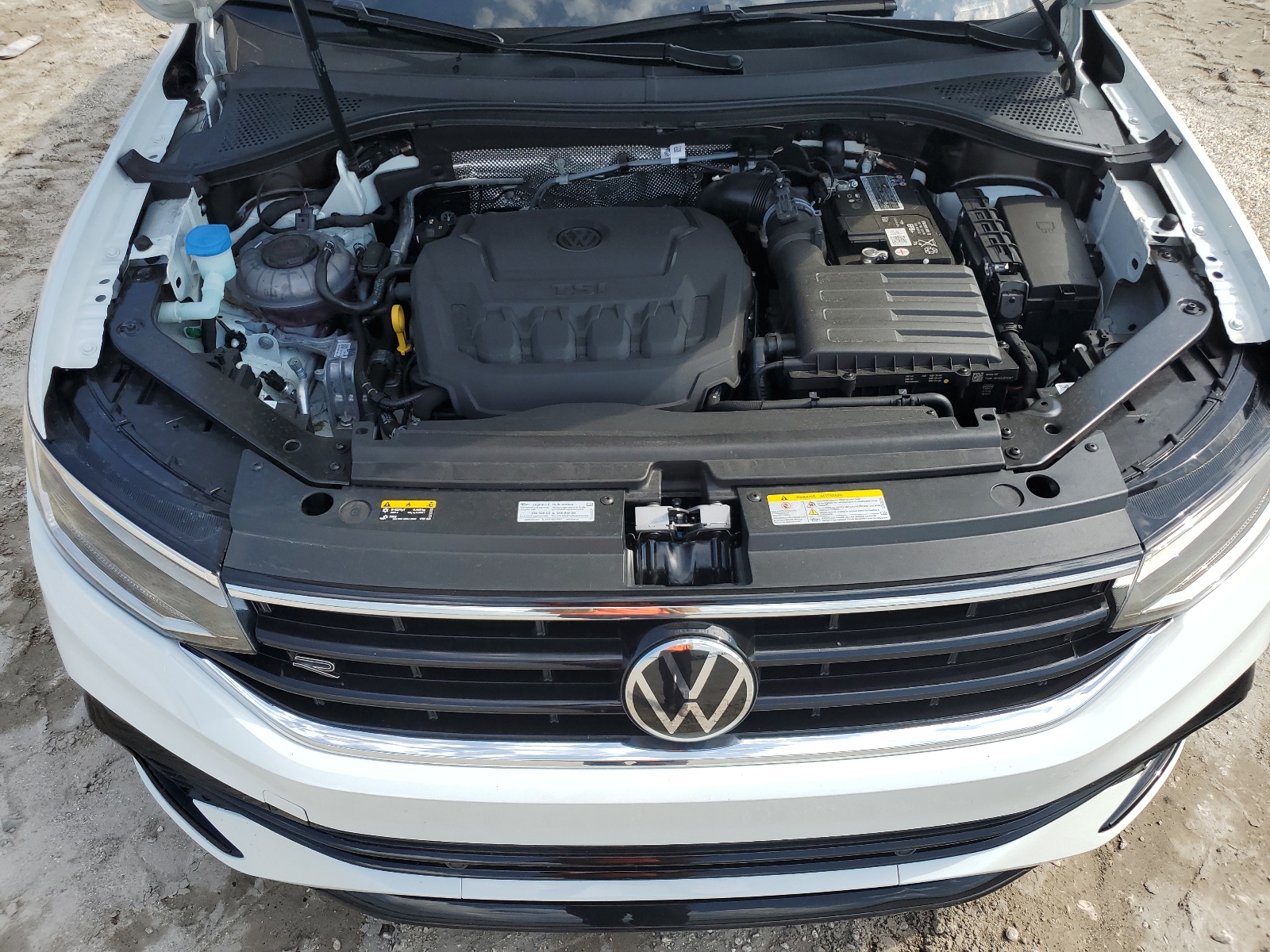 3VVCB7AX3PM077157 2023 Volkswagen Tiguan Se R-Line Black