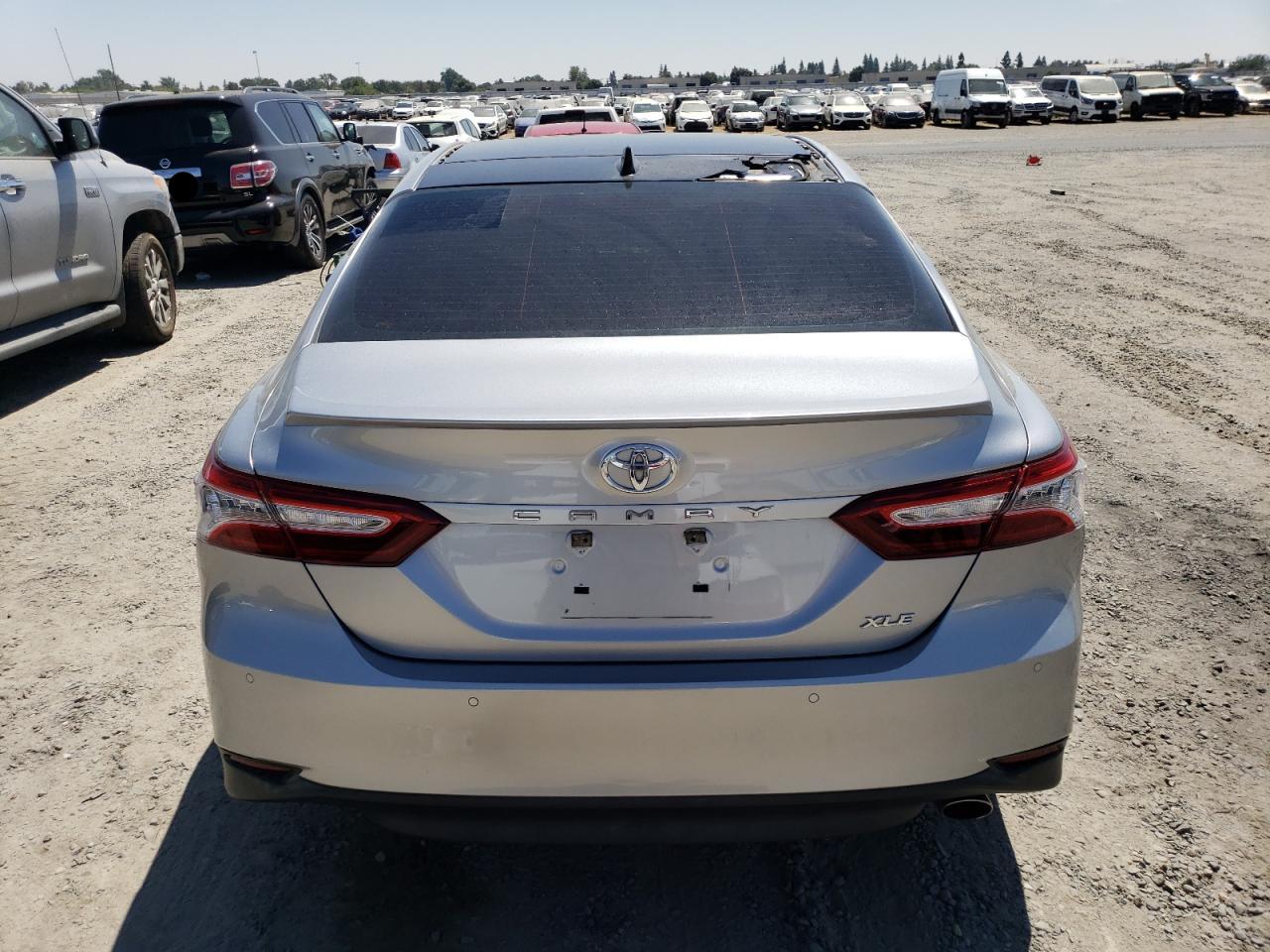 2018 Toyota Camry L VIN: 4T1B11HK9JU027561 Lot: 65988494