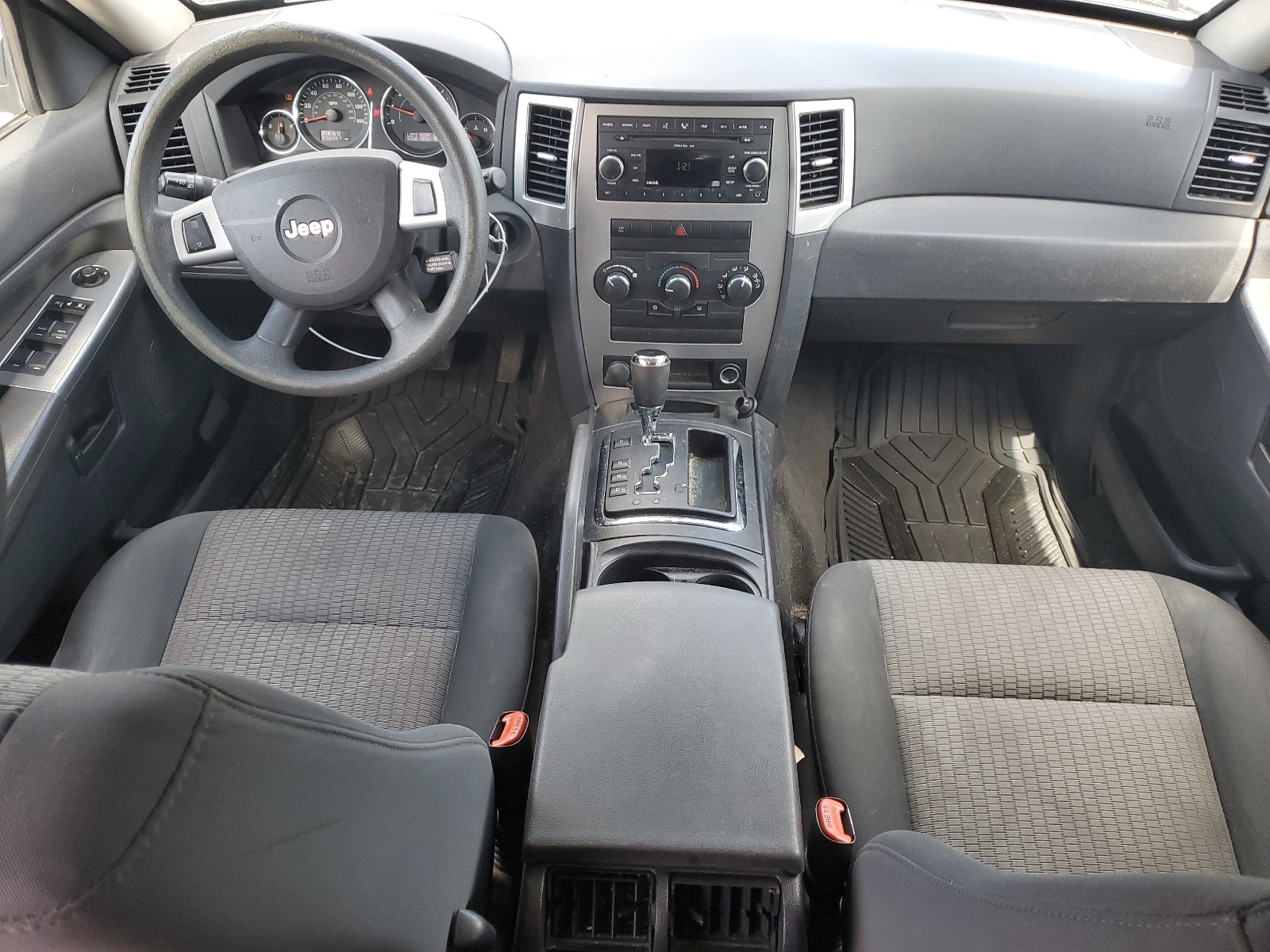 1J8GR48K48C188915 2008 Jeep Grand Cherokee Laredo