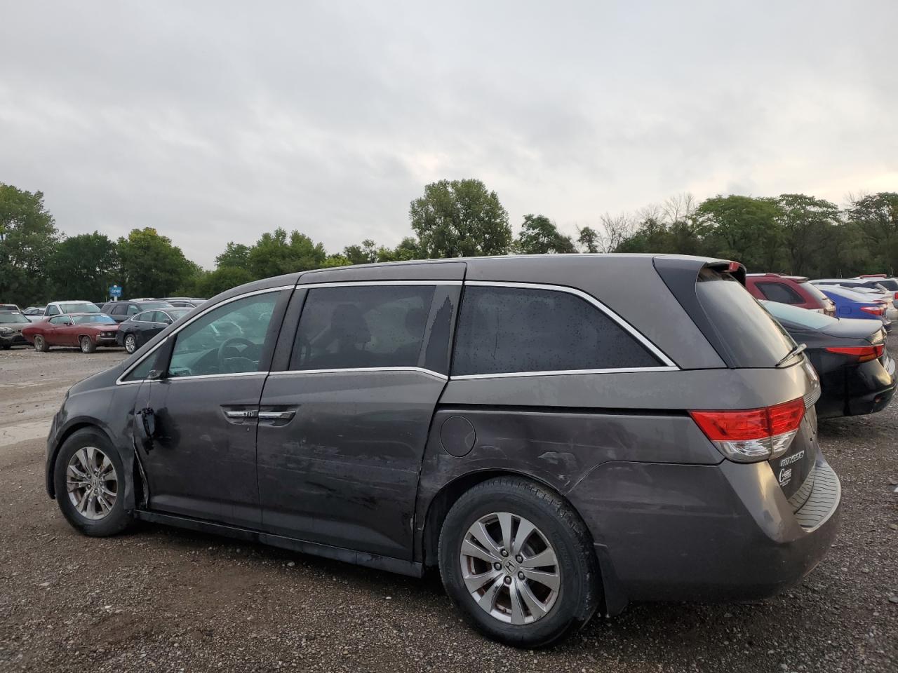 2015 Honda Odyssey - Image 2