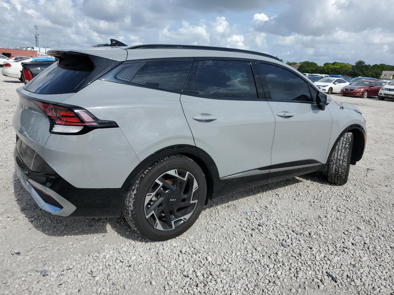 2024 Kia Sportage - Image 3
