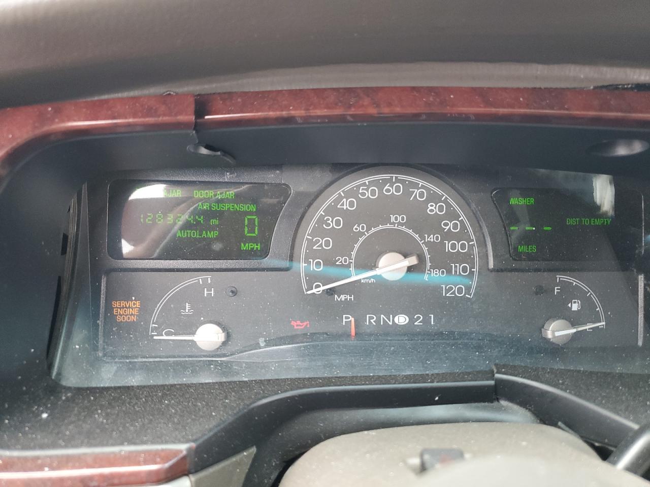 2003 Lincoln Town Car Signature VIN: 1LNHM82W73Y680066 Lot: 89272855