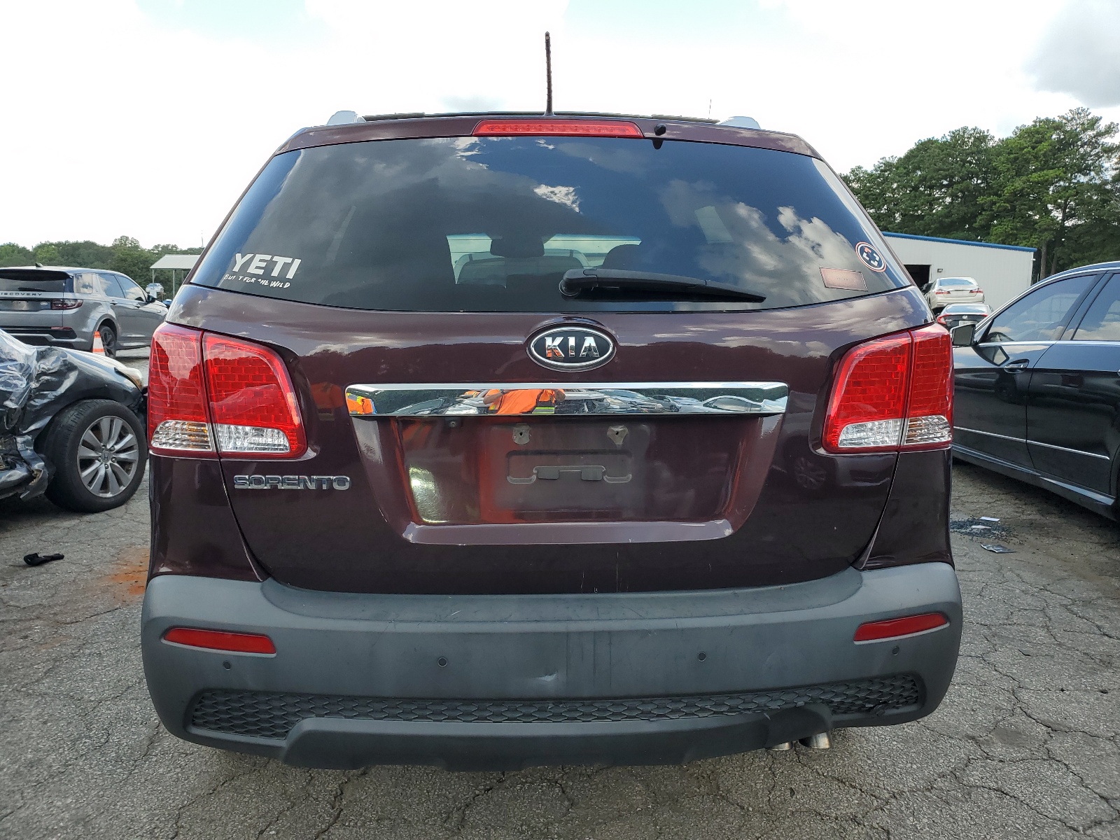 2012 Kia Sorento Base vin: 5XYKT4A65CG223594