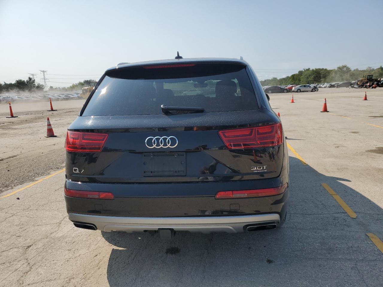 WA1VAAF73JD038999 2018 Audi Q7 Prestige