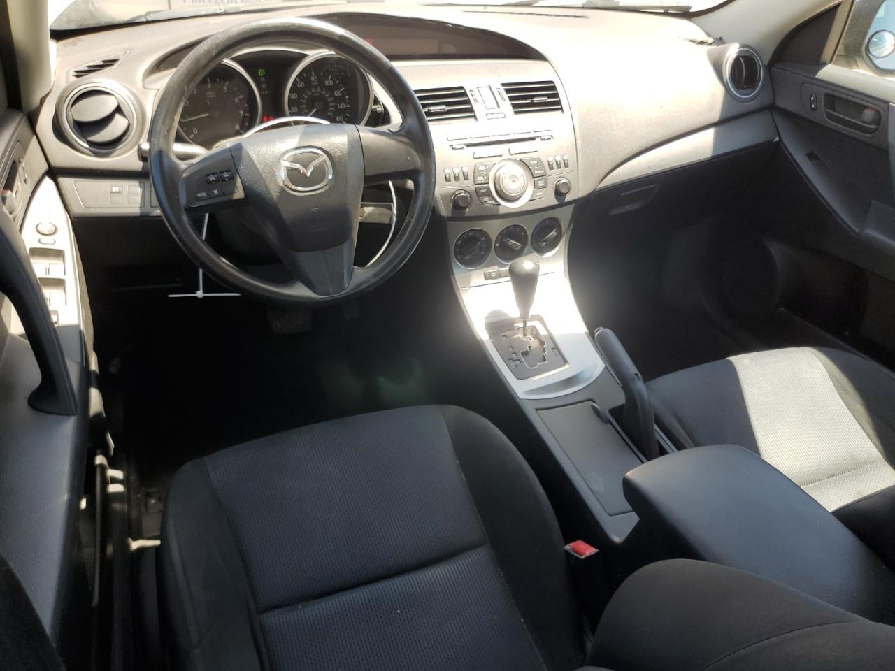 2011 Mazda 3 - Image 8