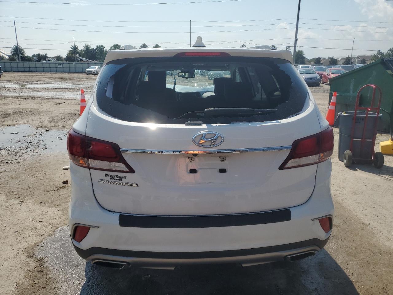 2017 Hyundai Santa Fe Se VIN: KM8SM4HF2HU180627 Lot: 66599664