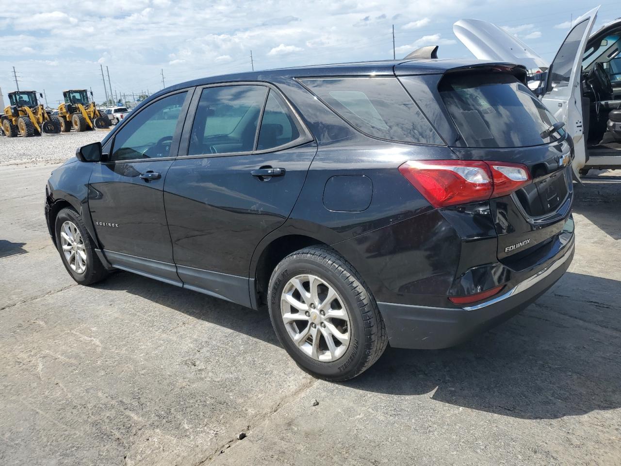 2GNAXHEV1J6224543 2018 CHEVROLET EQUINOX - Image 2