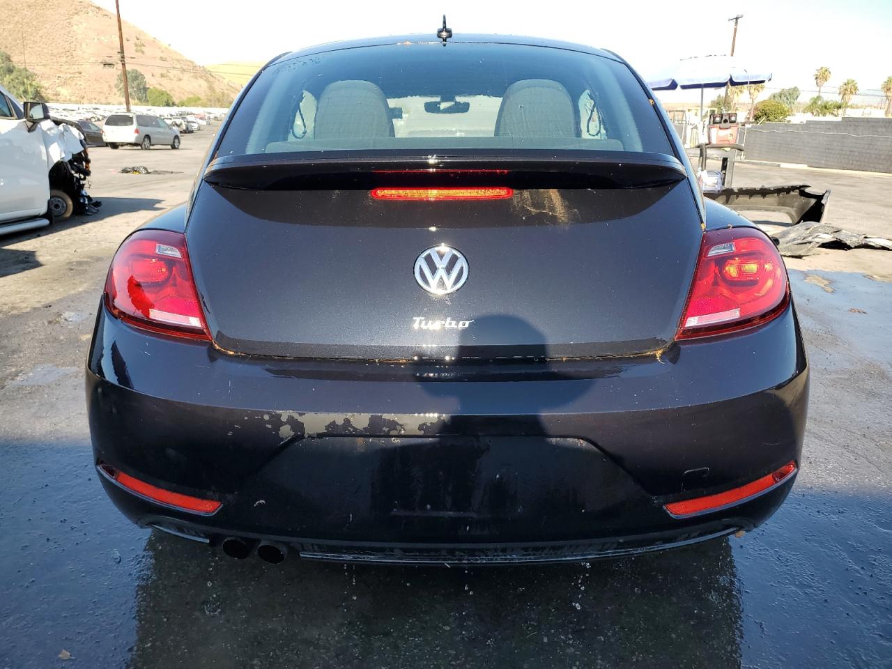 2017 Volkswagen Beetle 1.8T VIN: 3VWF17AT6HM616073 Lot: 65865294