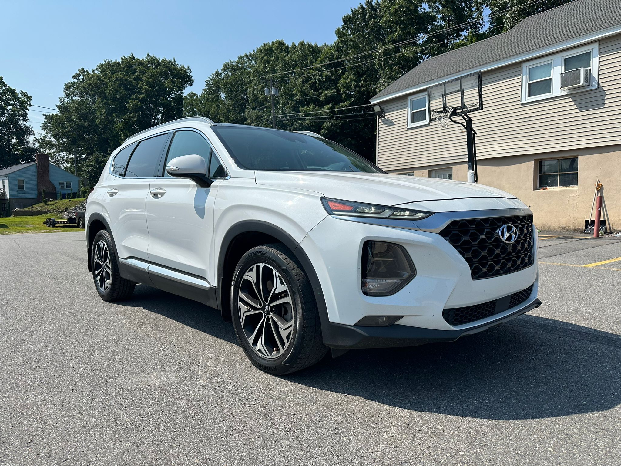 2019 Hyundai Santa Fe Limited vin: 5NMS53AA0KH096055