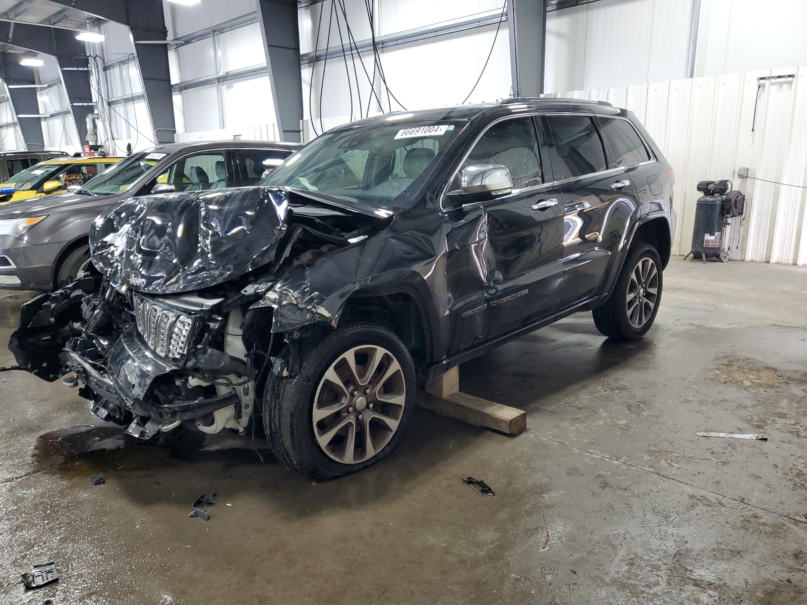 1C4RJFCGXHC694402 2017 Jeep Grand Cherokee Overland 1C4RJFCGXHC694402 2017 Jeep Grand Cherokee Overland