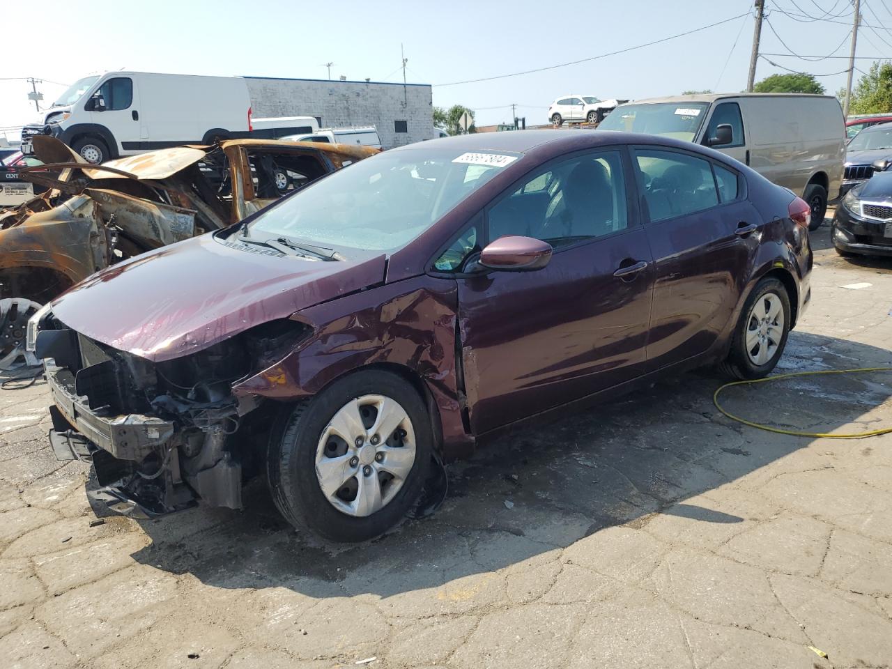 3KPFK4A76HE144517 2017 KIA FORTE - Image 1