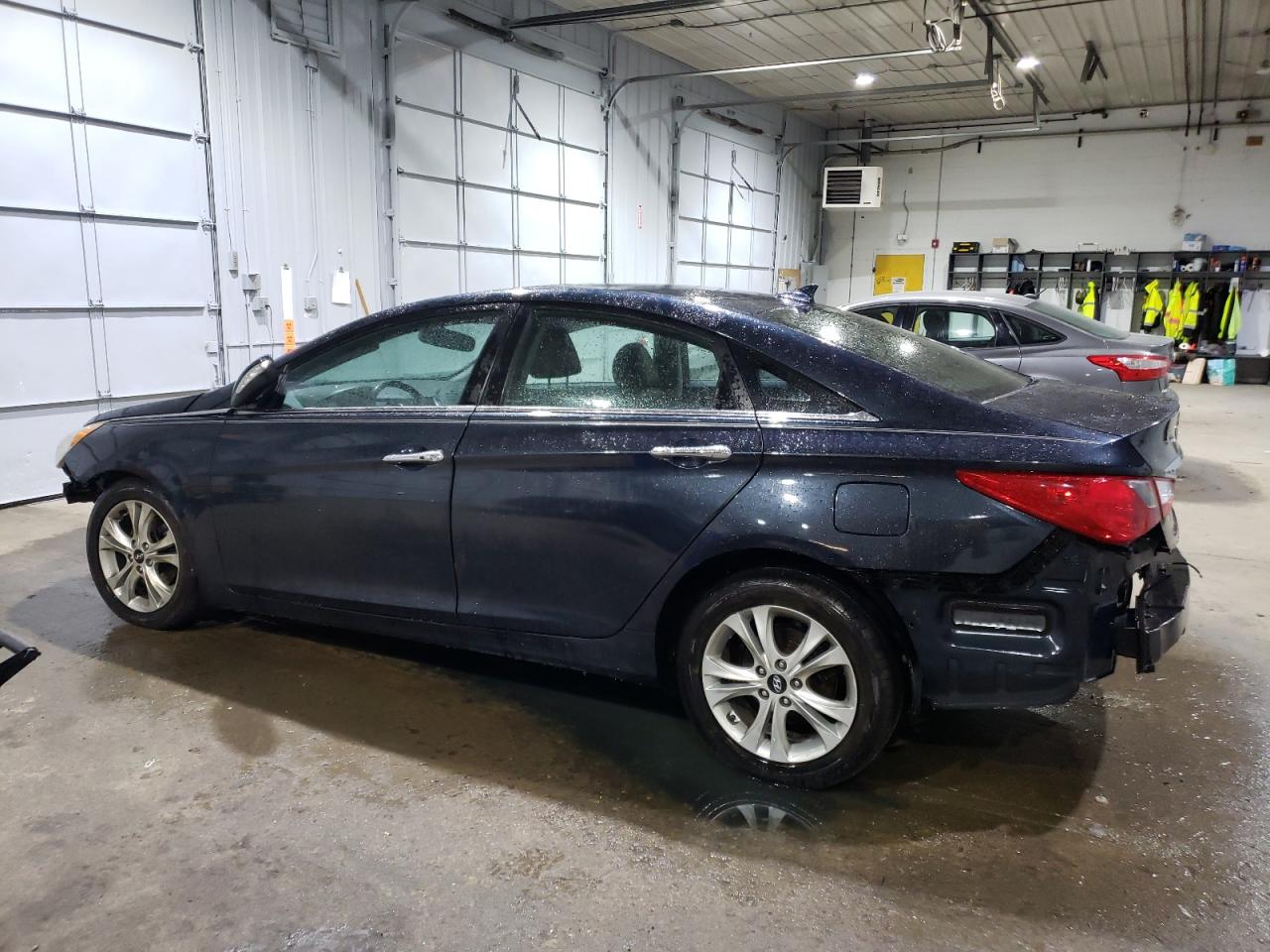 2011 Hyundai Sonata - Image 2